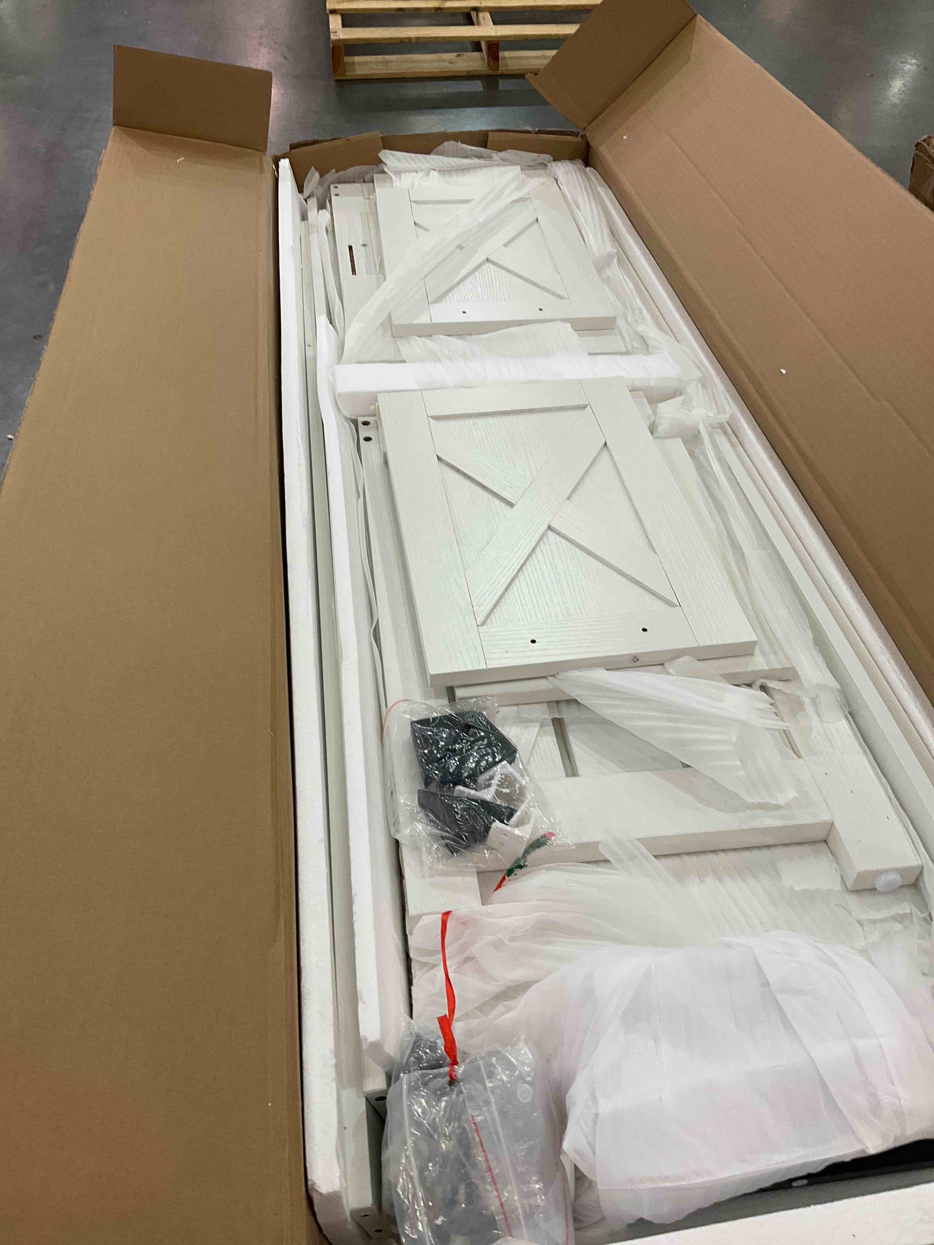 https://s3.amazonaws.com/lotting-images-prod/bidfta/BHL00094891_1695059193212.jpeg