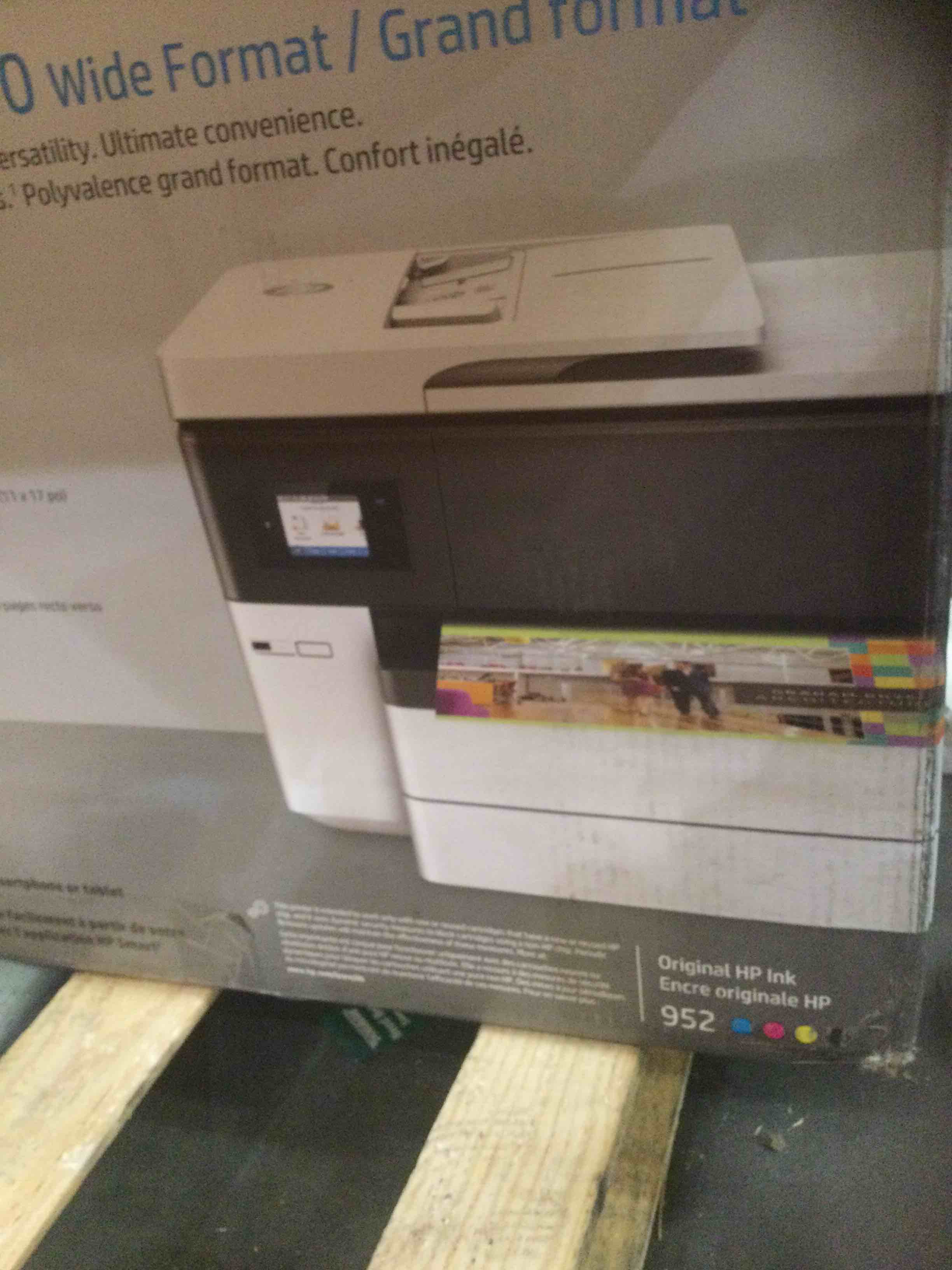 https://s3.amazonaws.com/lotting-images-prod/bidfta/BHL00094965_1695828279213.jpeg