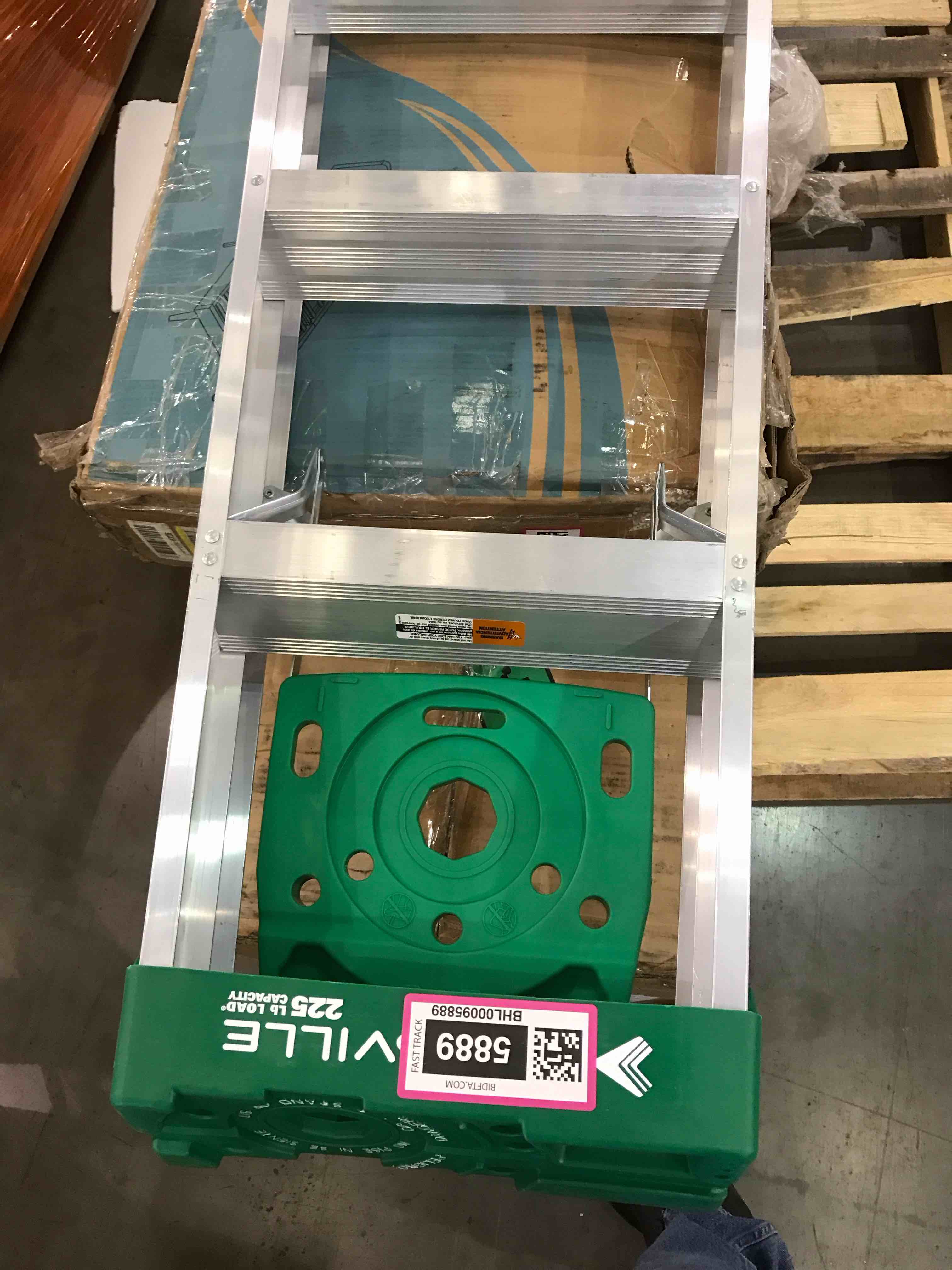 https://s3.amazonaws.com/lotting-images-prod/bidfta/BHL00095889_1695930474886.jpeg