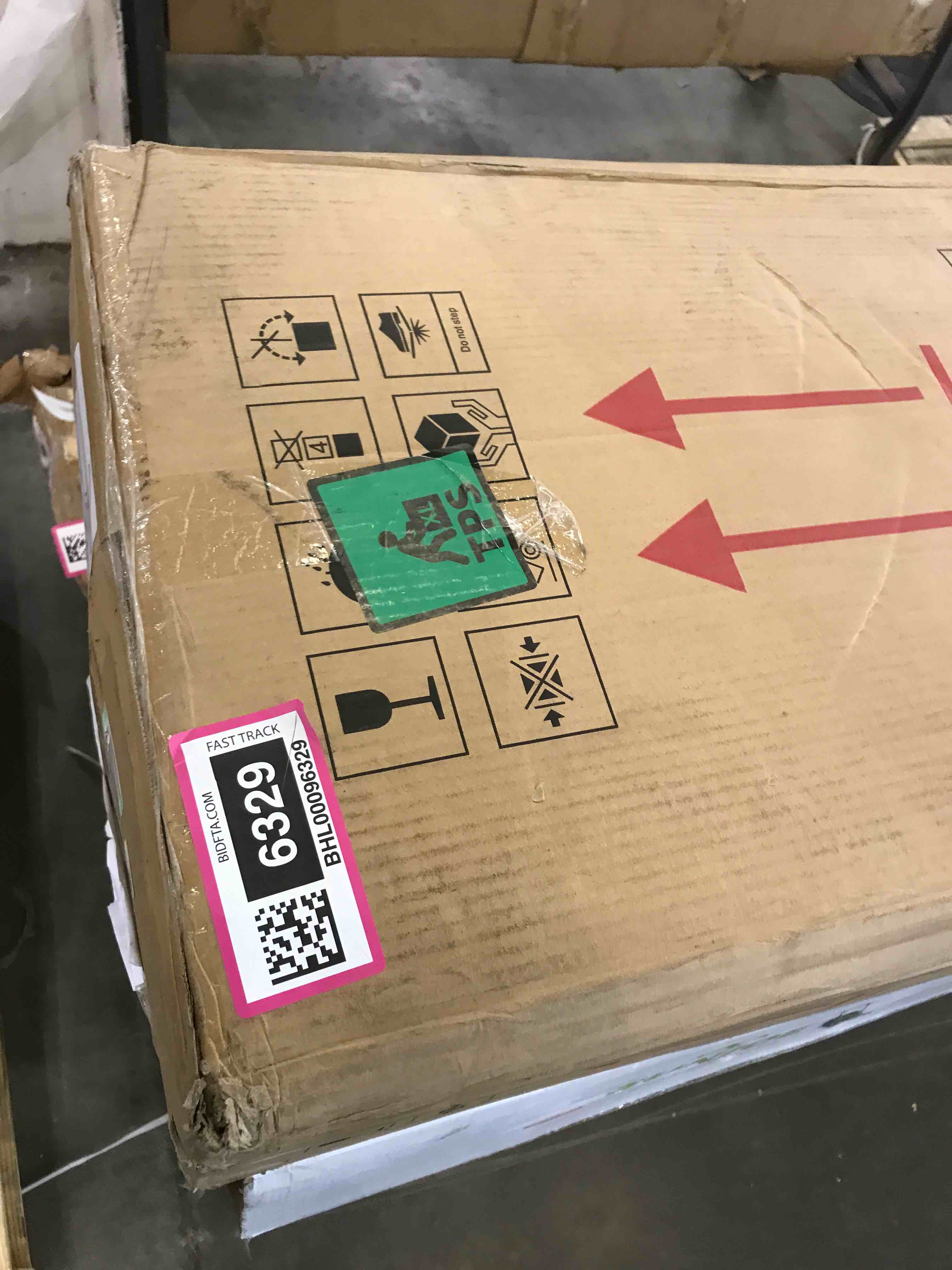 https://s3.amazonaws.com/lotting-images-prod/bidfta/BHL00096329_1693488286532.jpeg