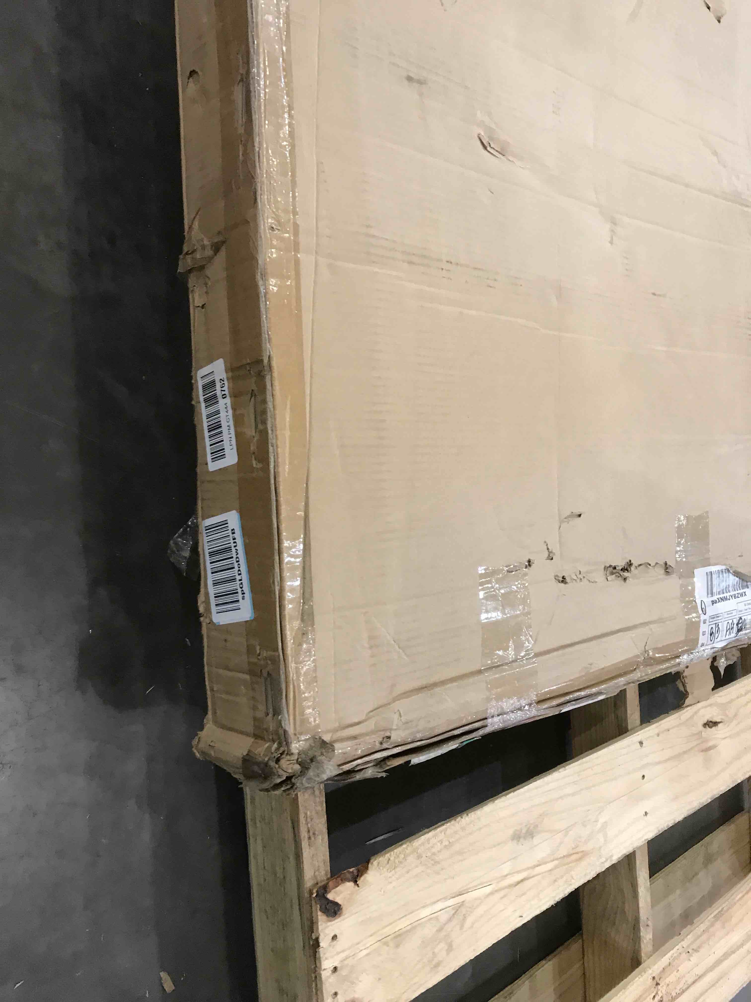 https://s3.amazonaws.com/lotting-images-prod/bidfta/BHL00096330_1693488233299.jpeg