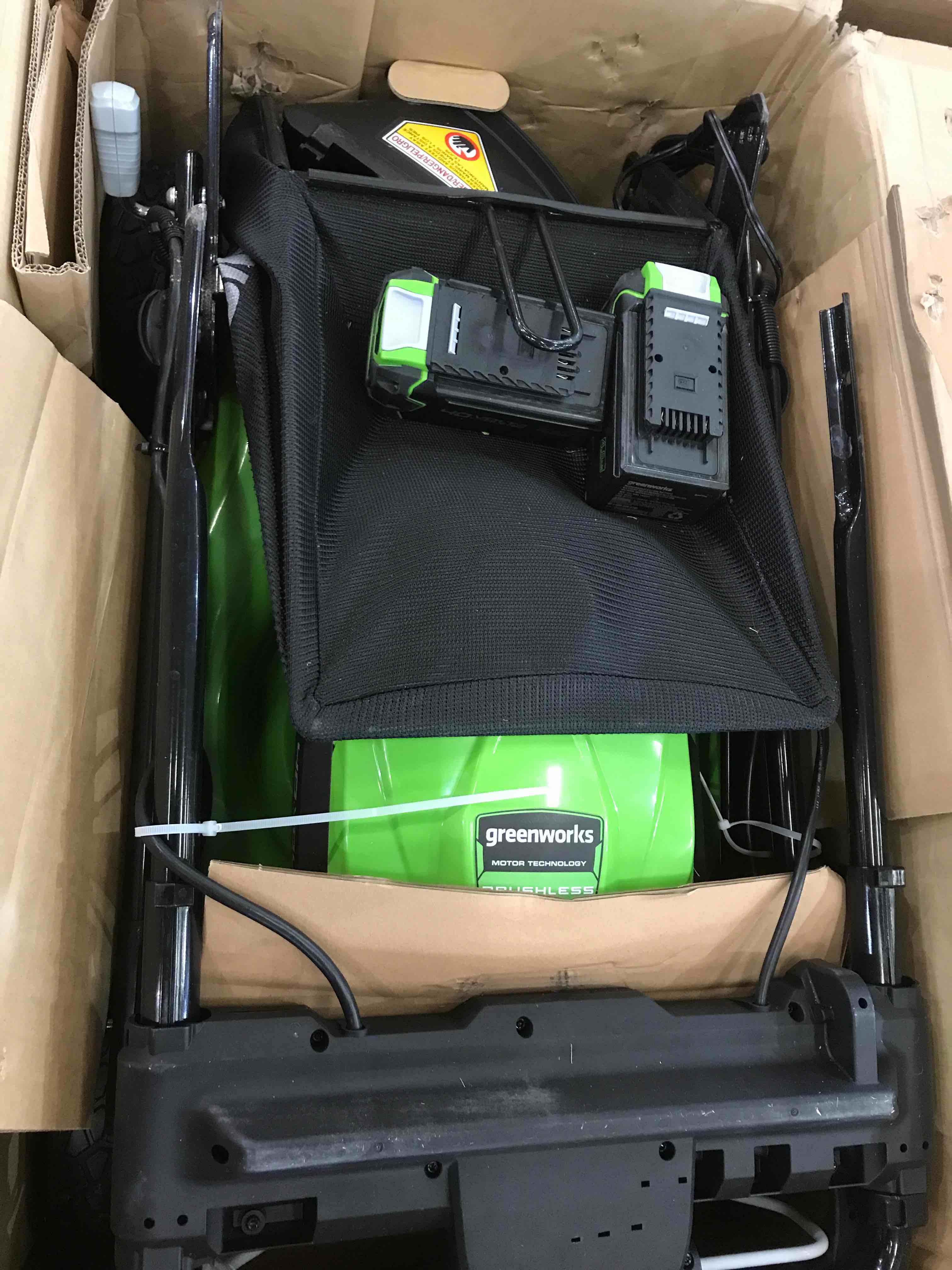 https://s3.amazonaws.com/lotting-images-prod/bidfta/BHL00096335_1693491050276.jpeg