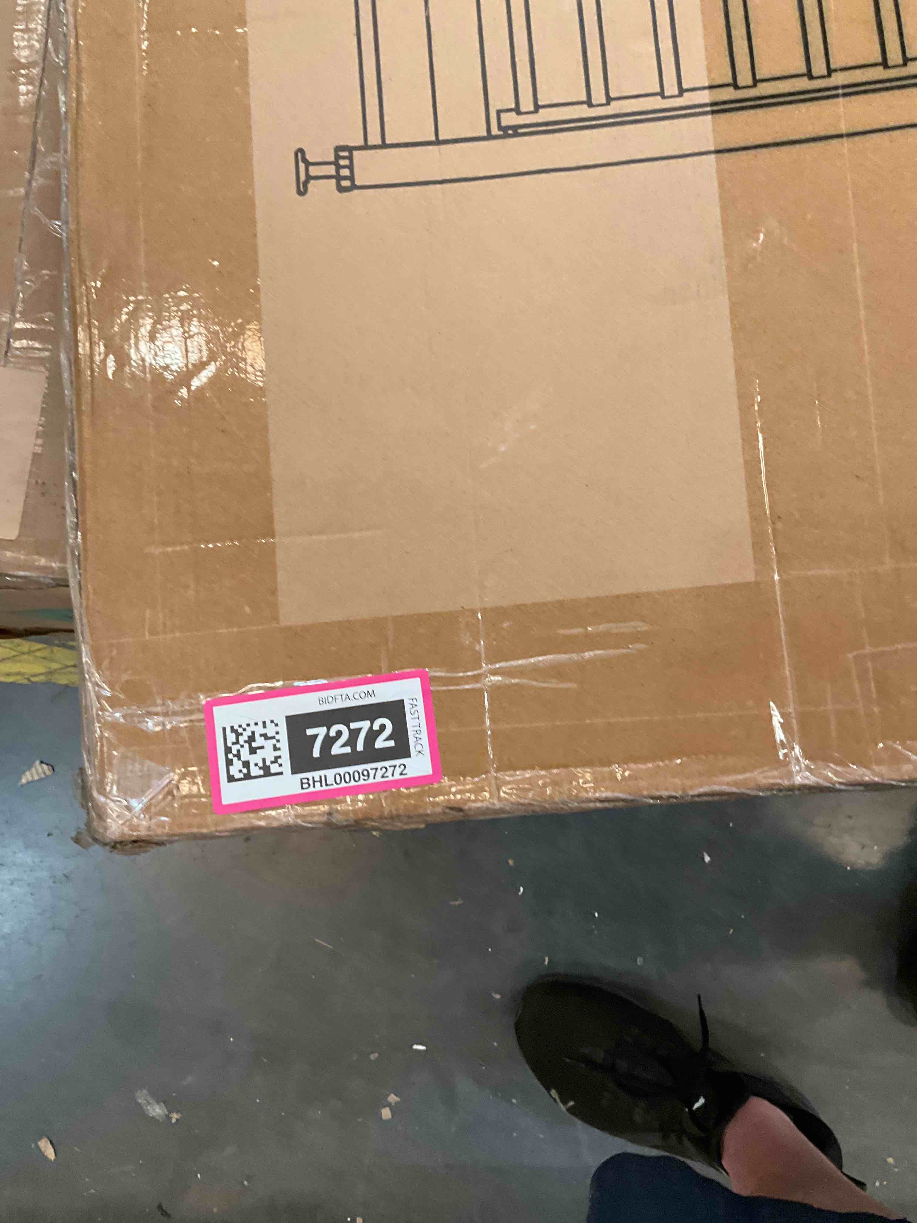 https://s3.amazonaws.com/lotting-images-prod/bidfta/BHL00097272_1692292873007.jpeg