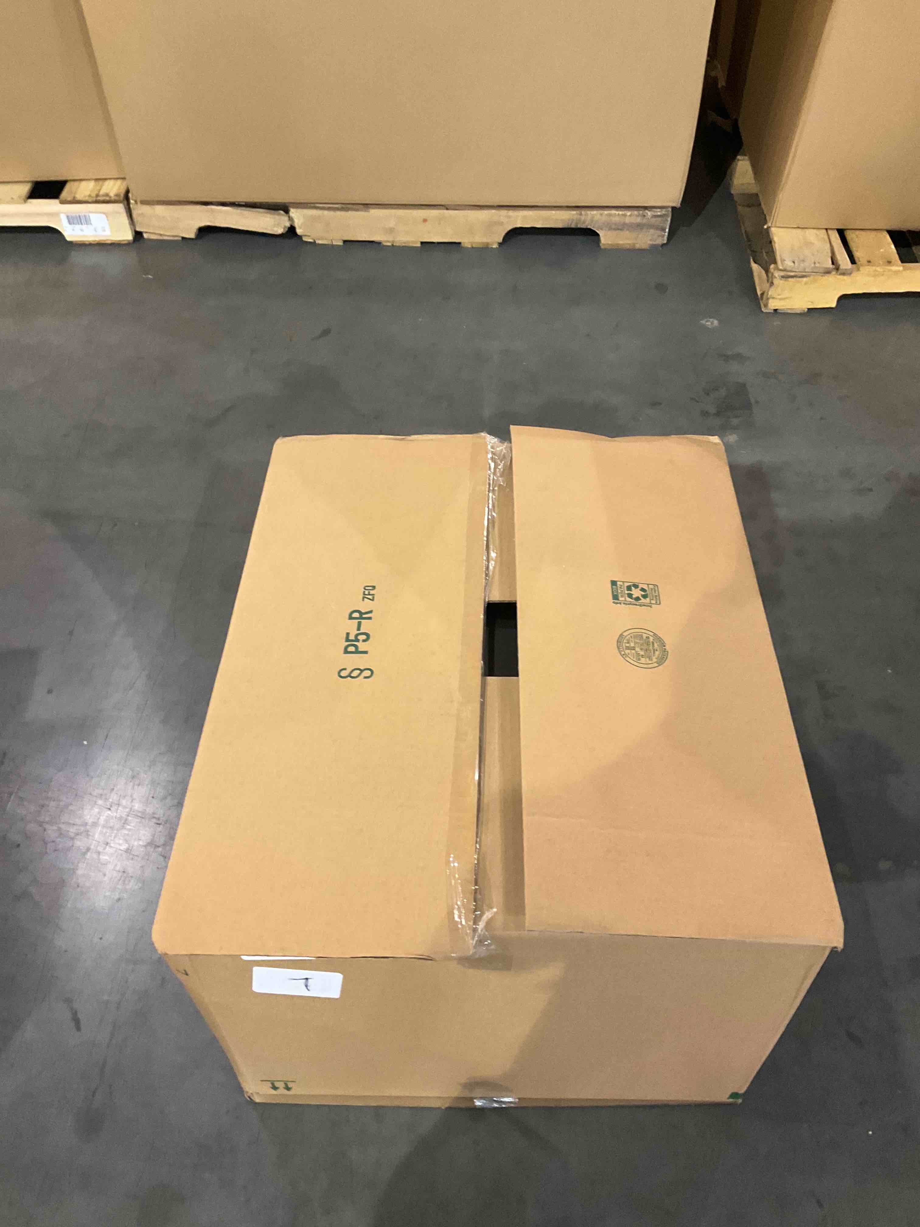 https://s3.amazonaws.com/lotting-images-prod/bidfta/BHL00099223_1693482233232.jpeg