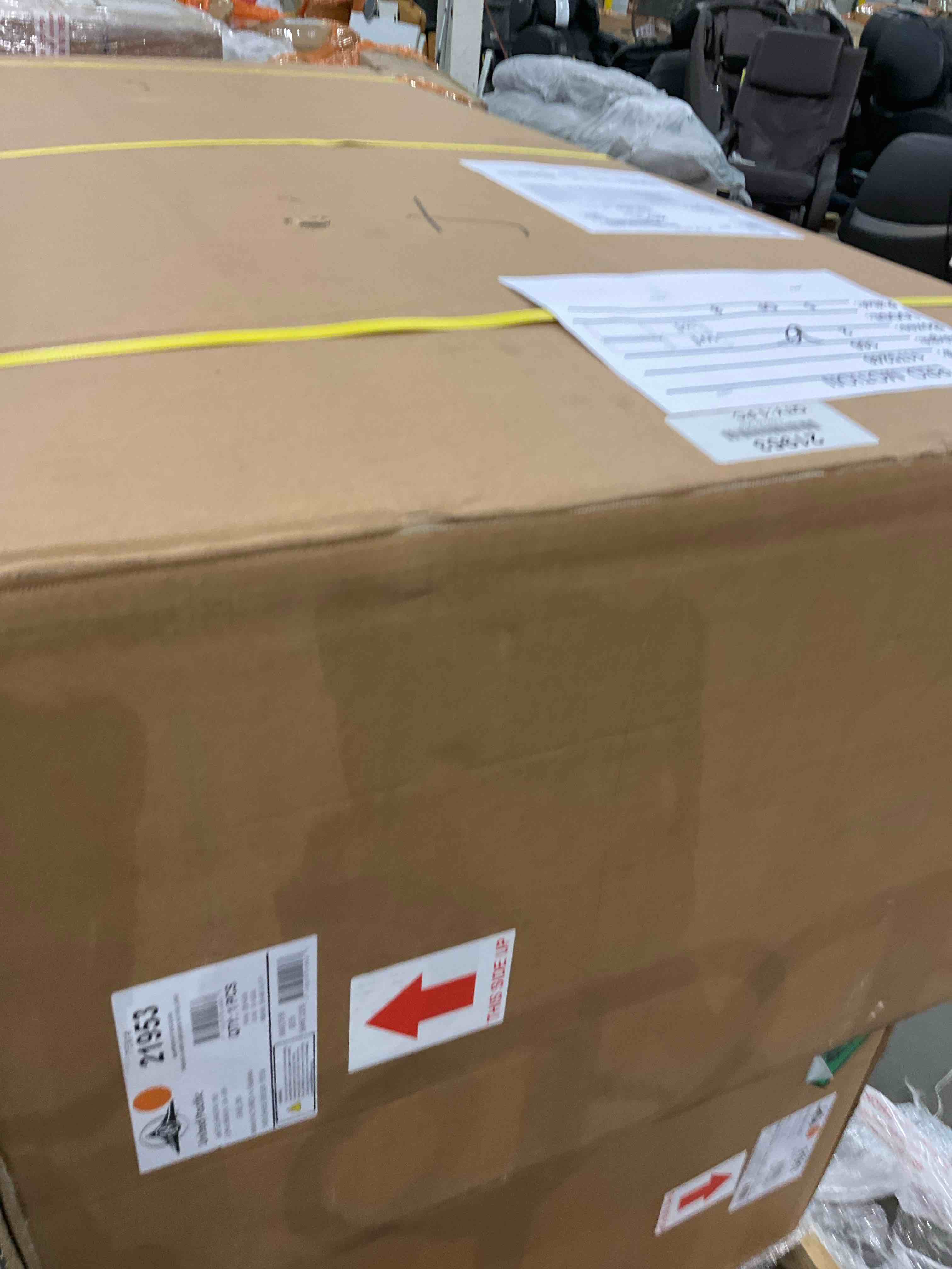 https://s3.amazonaws.com/lotting-images-prod/bidfta/BHL00102777_1700683272664.jpeg