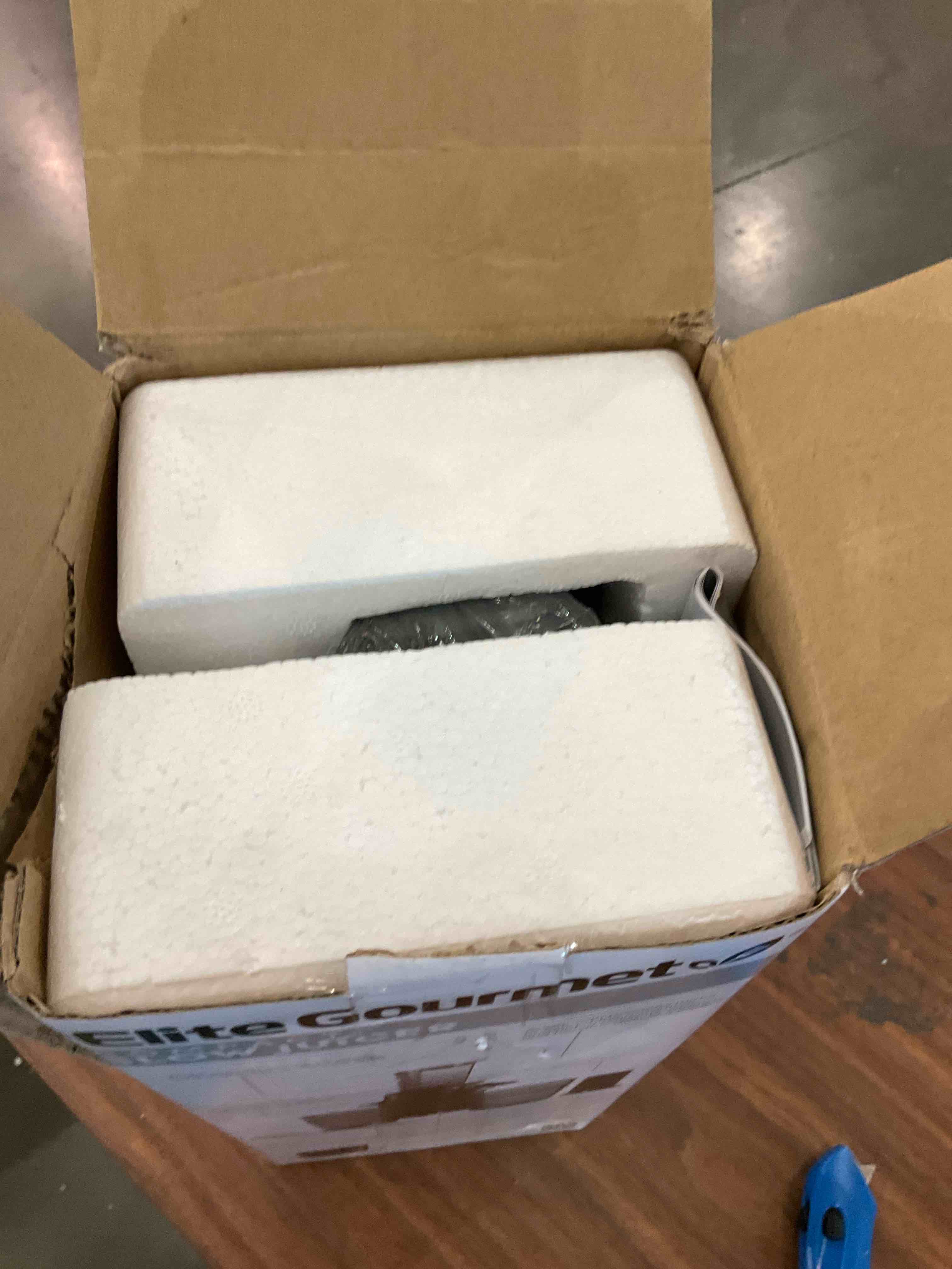 https://s3.amazonaws.com/lotting-images-prod/bidfta/BHL00103196_1705951618605.jpeg
