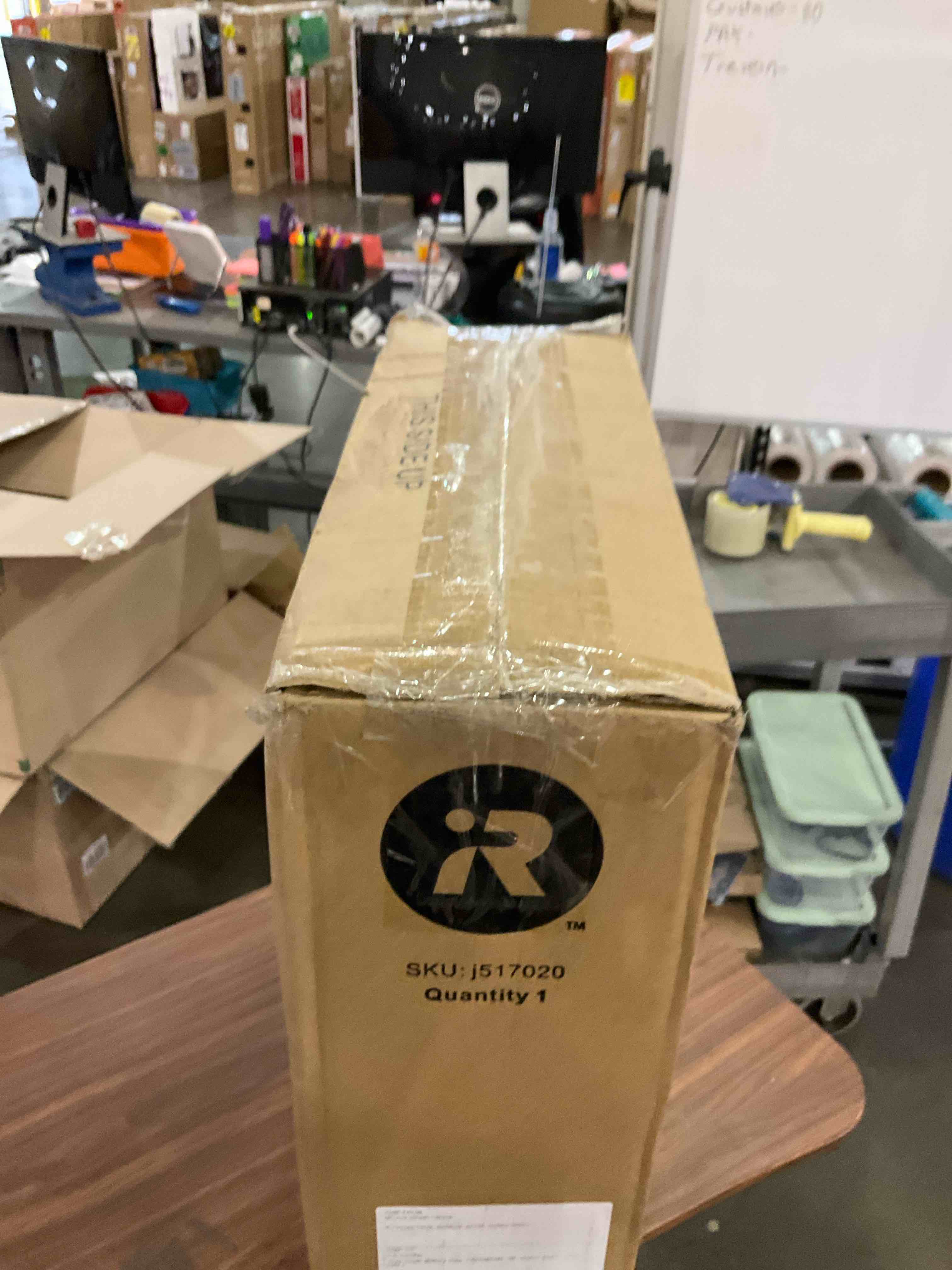 https://s3.amazonaws.com/lotting-images-prod/bidfta/BHL00103358_1706040046602.jpeg