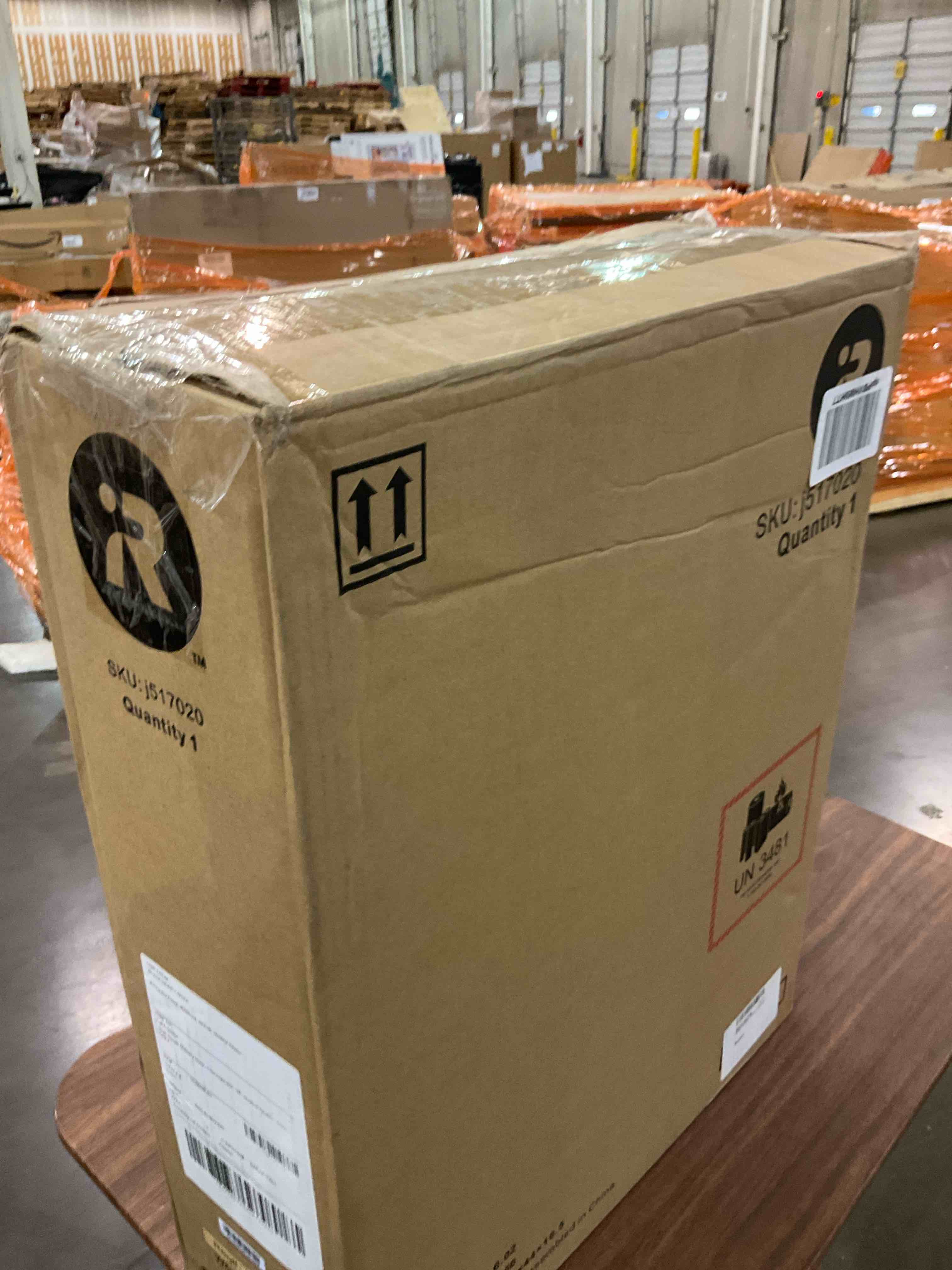 https://s3.amazonaws.com/lotting-images-prod/bidfta/BHL00103358_1706040074935.jpeg