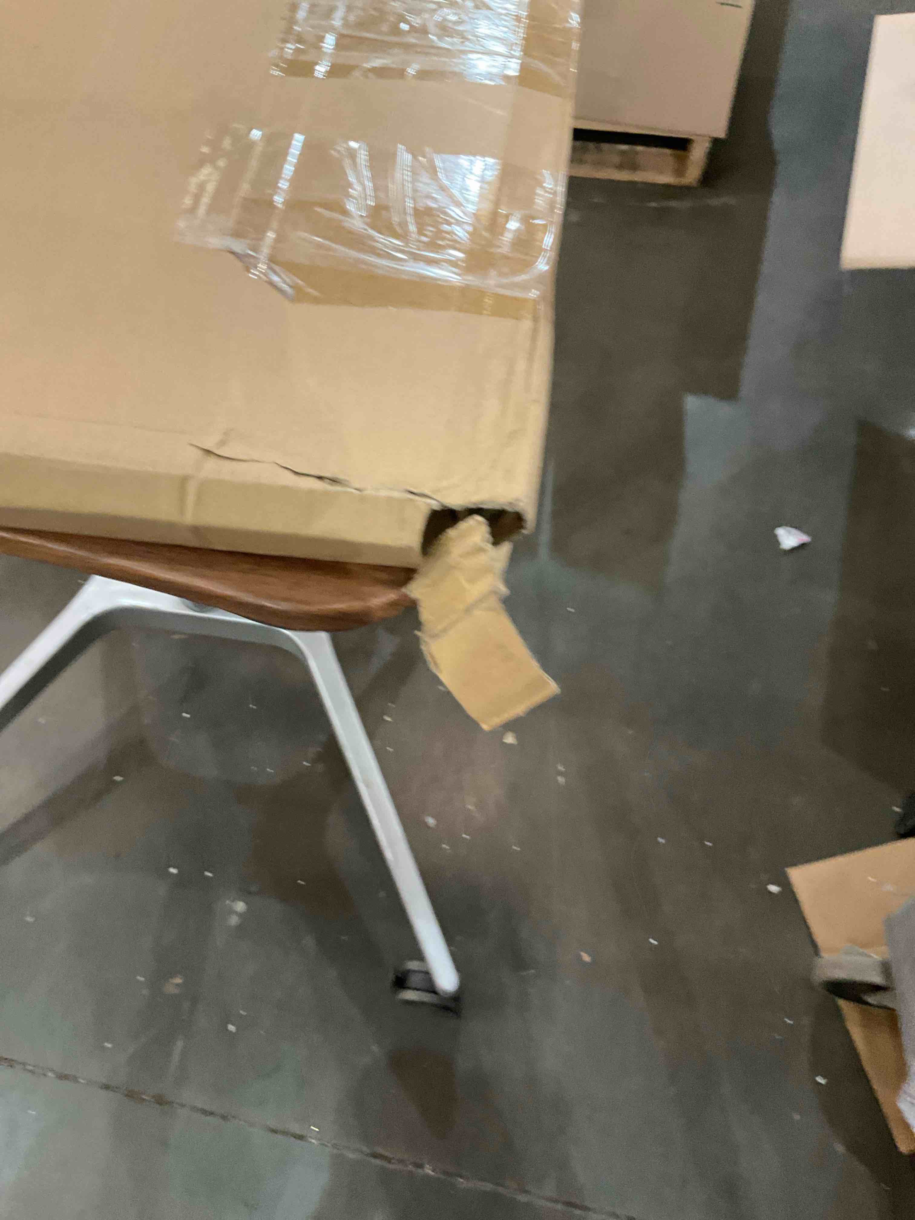 https://s3.amazonaws.com/lotting-images-prod/bidfta/BHL00103368_1706042037631.jpeg