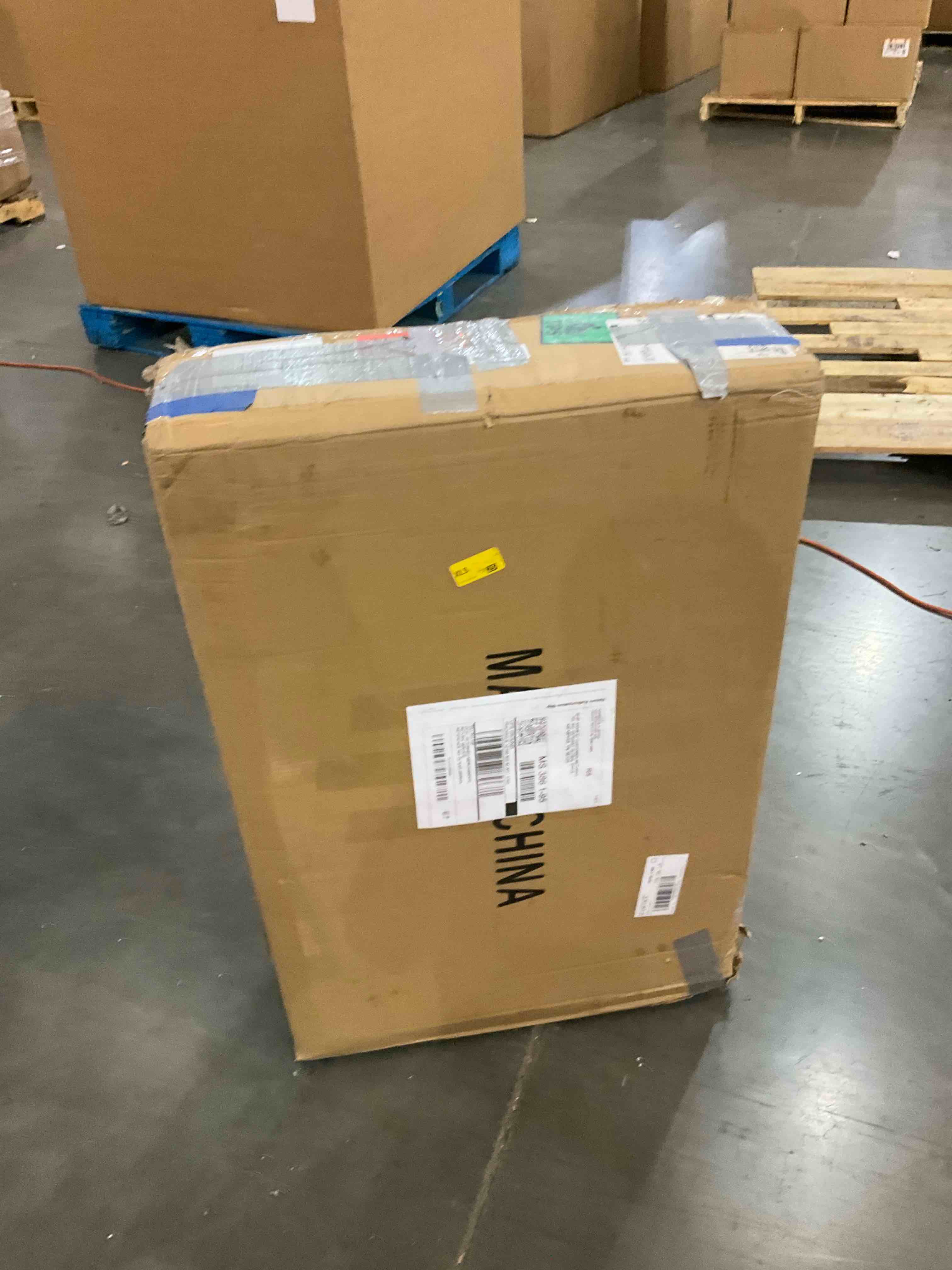 https://s3.amazonaws.com/lotting-images-prod/bidfta/BHL00107035_1696266181307.jpeg