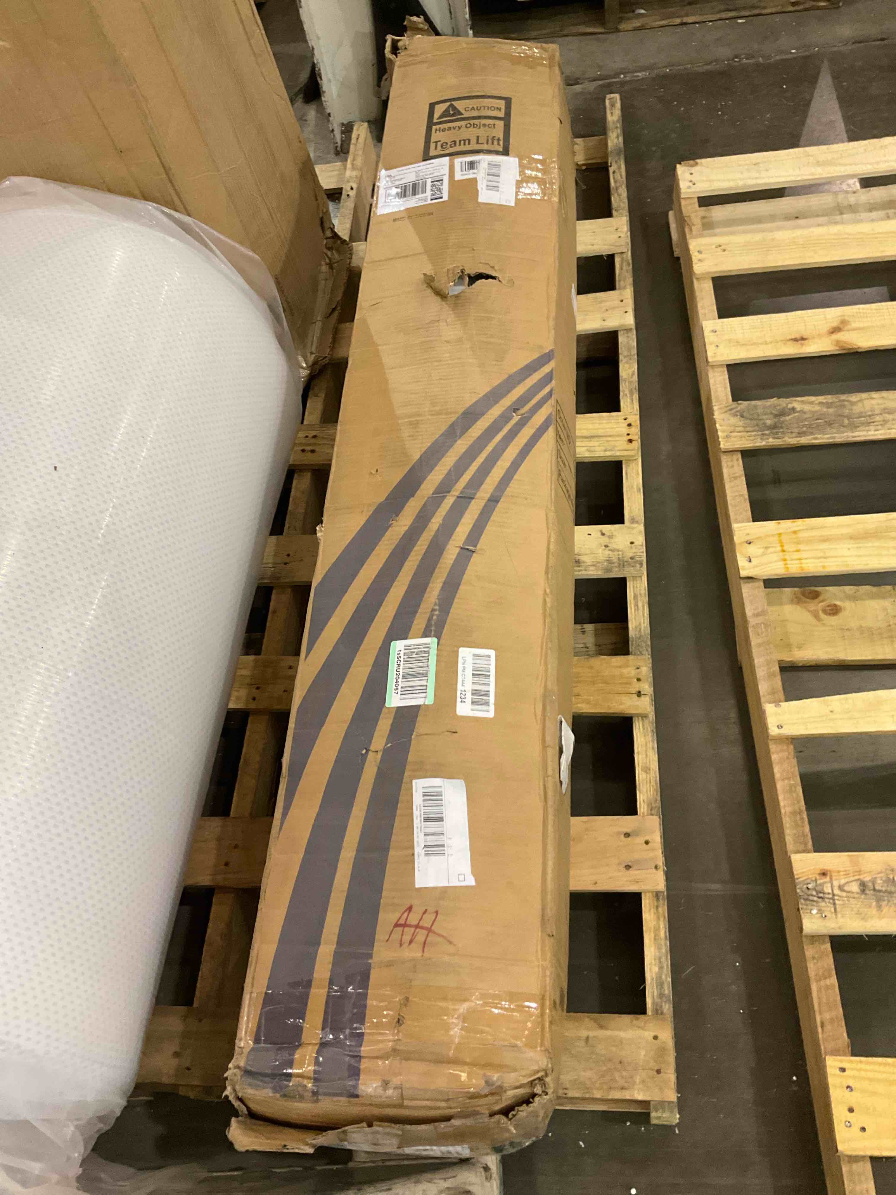 https://s3.amazonaws.com/lotting-images-prod/bidfta/BHL00107090_1696944593196.jpeg