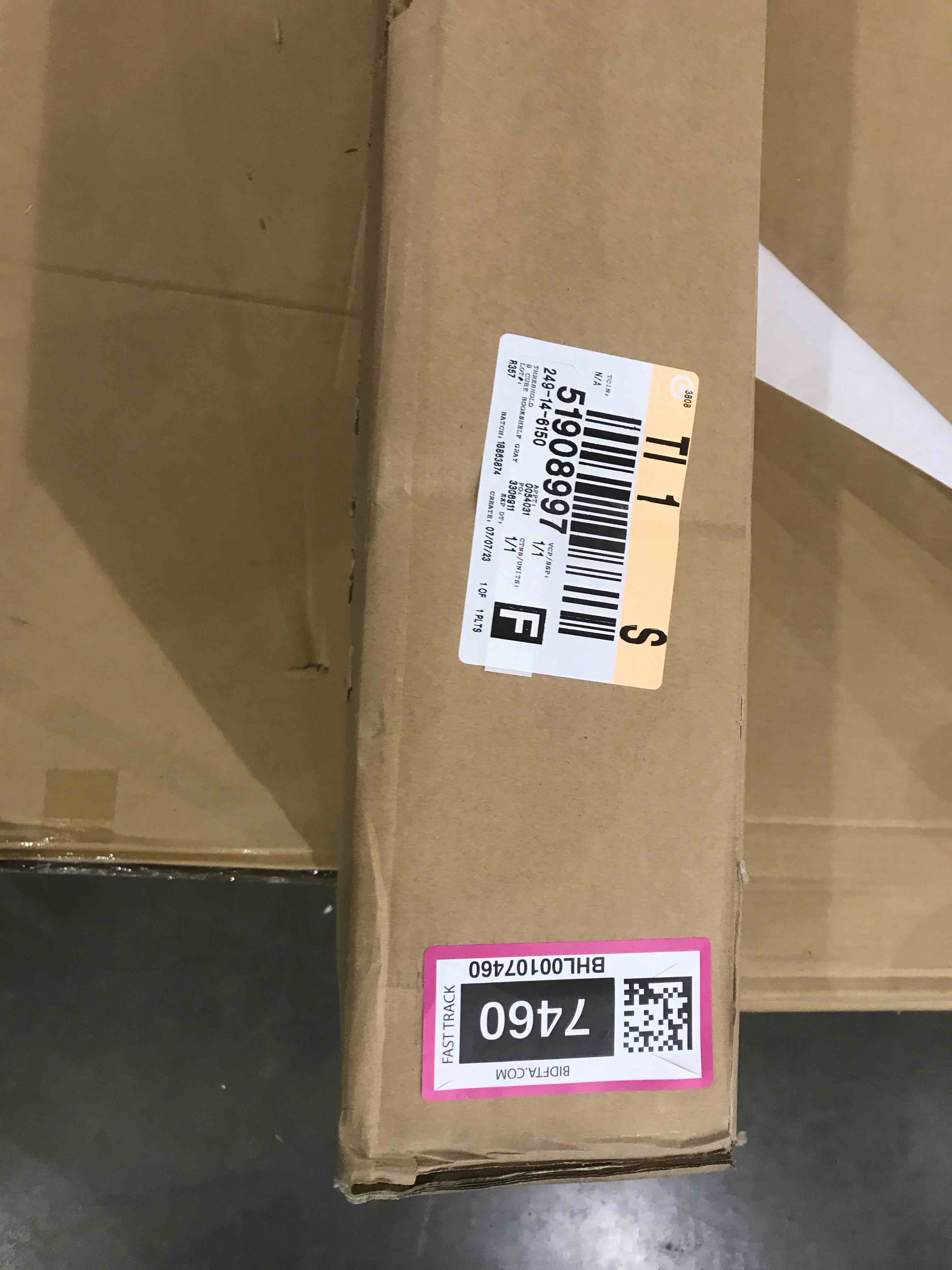 https://s3.amazonaws.com/lotting-images-prod/bidfta/BHL00107460_1700582498182.jpeg