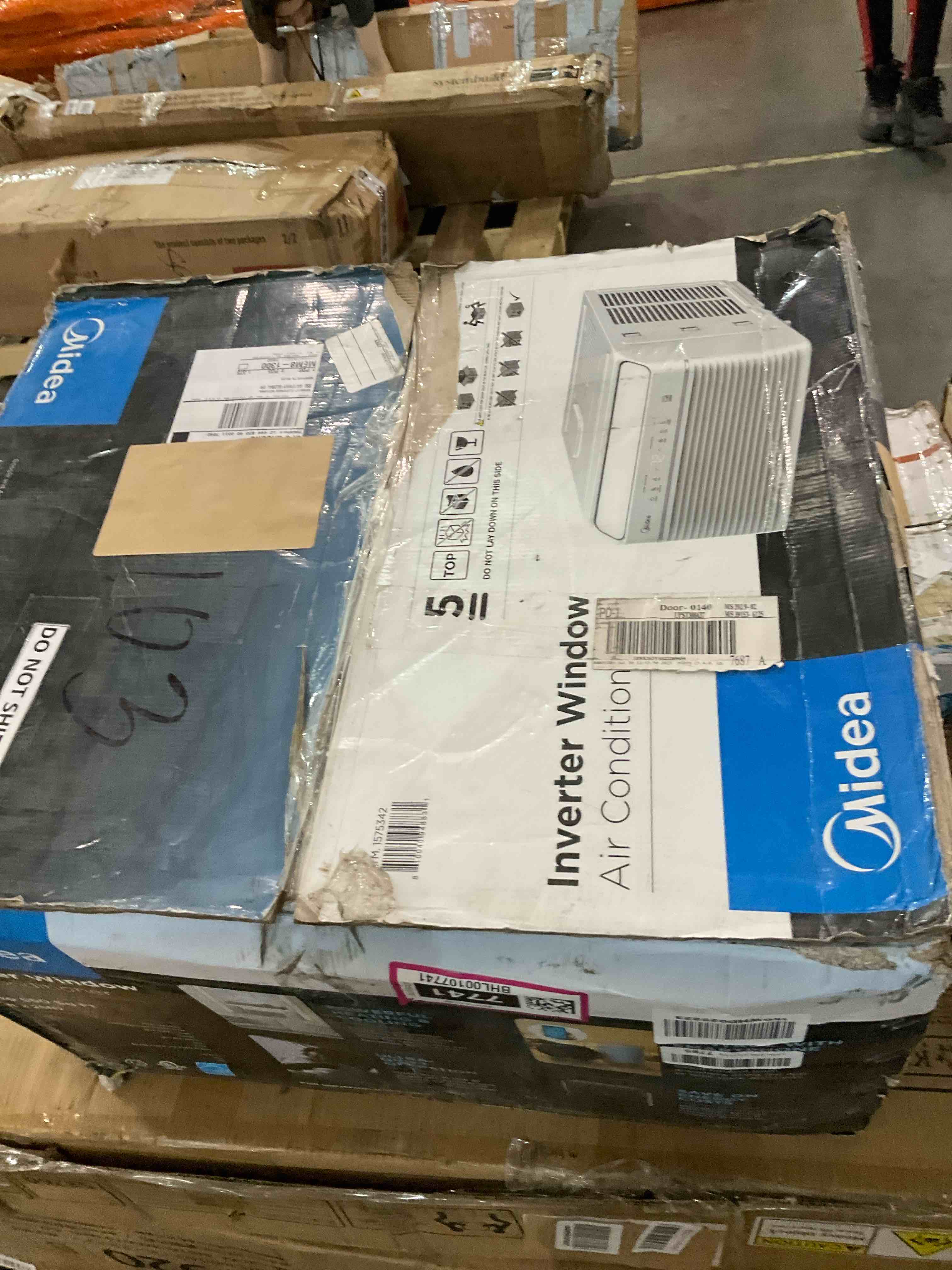 https://s3.amazonaws.com/lotting-images-prod/bidfta/BHL00107741_1695919216084.jpeg