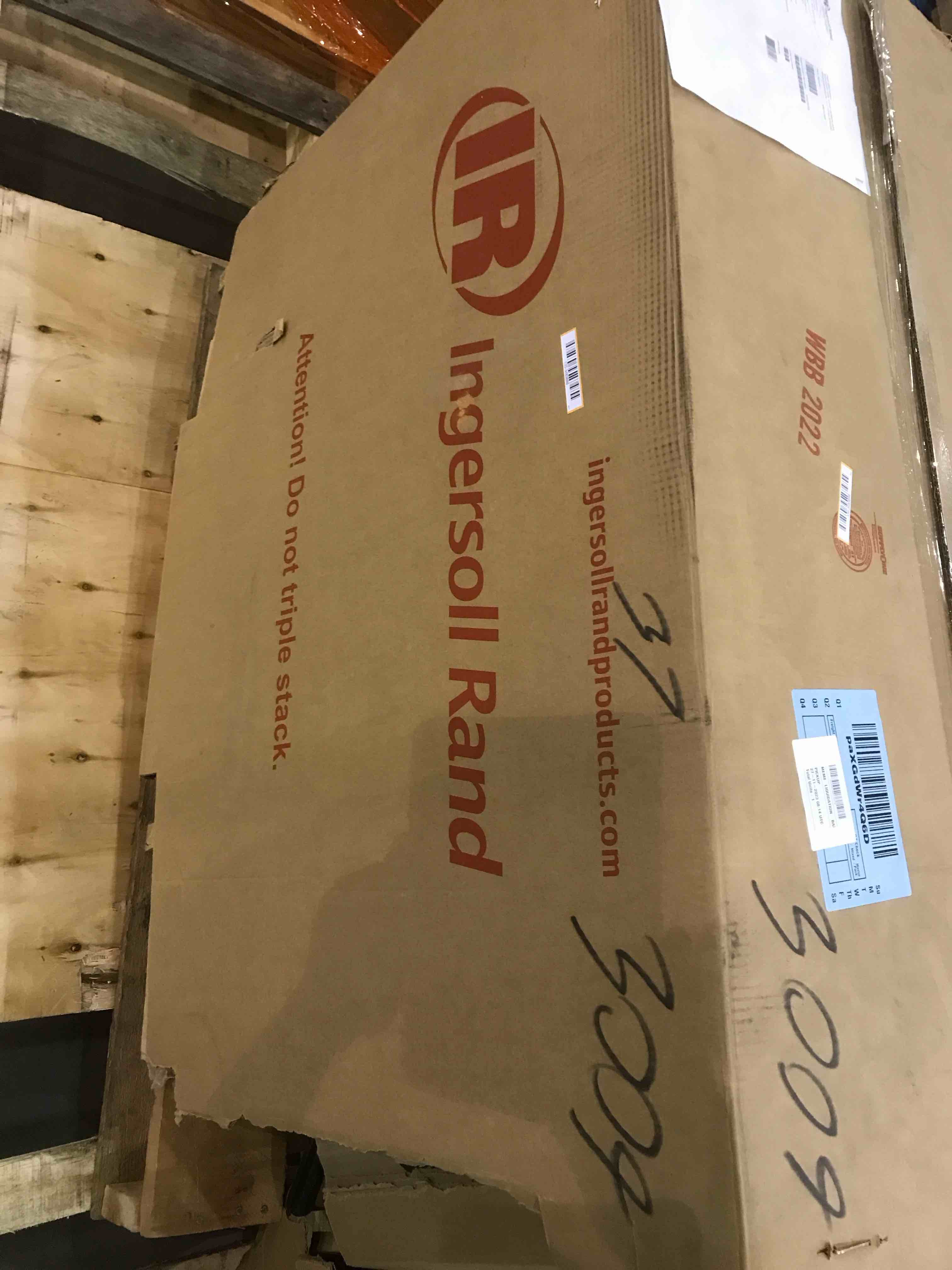 https://s3.amazonaws.com/lotting-images-prod/bidfta/BHL00107840_1701435975957.jpeg