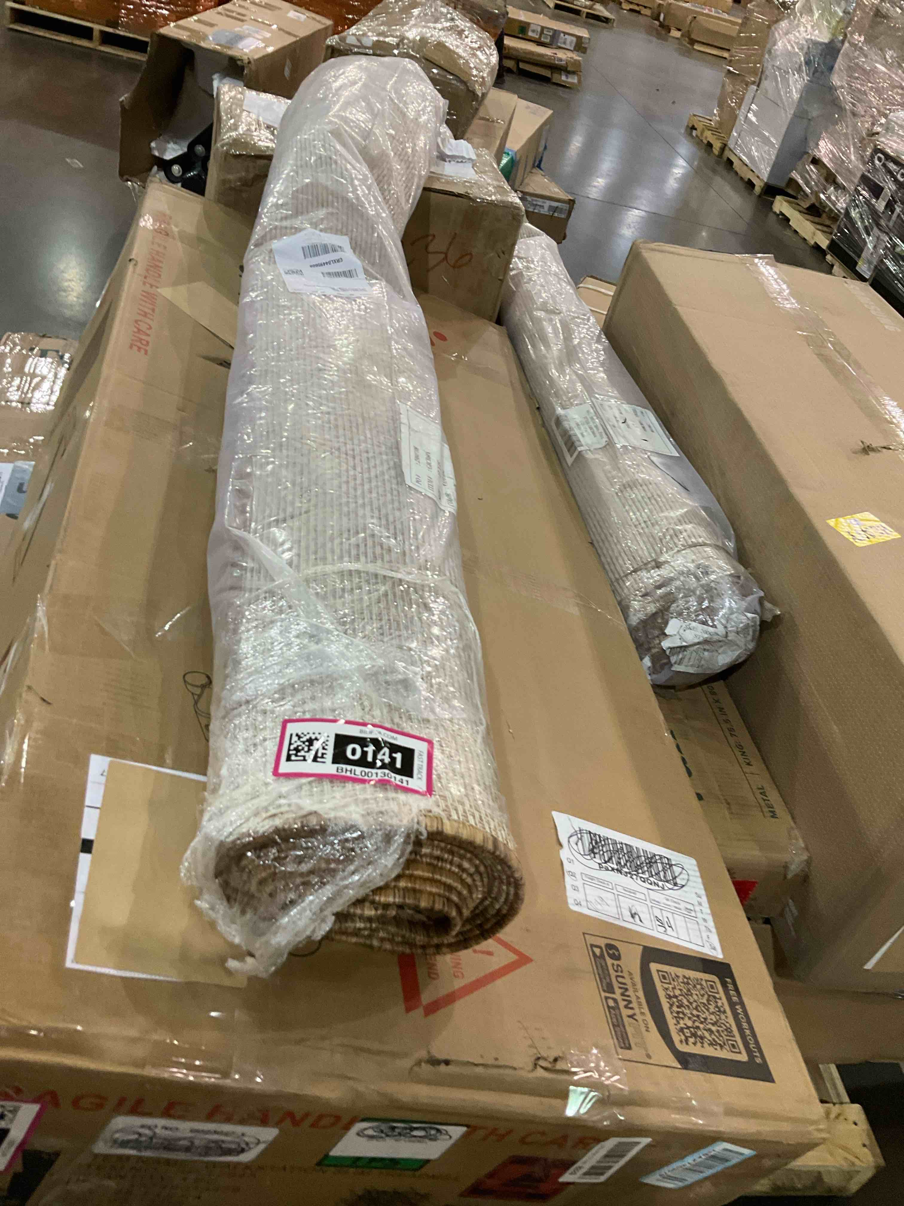 https://s3.amazonaws.com/lotting-images-prod/bidfta/BHL00130141_1702601642324.jpeg