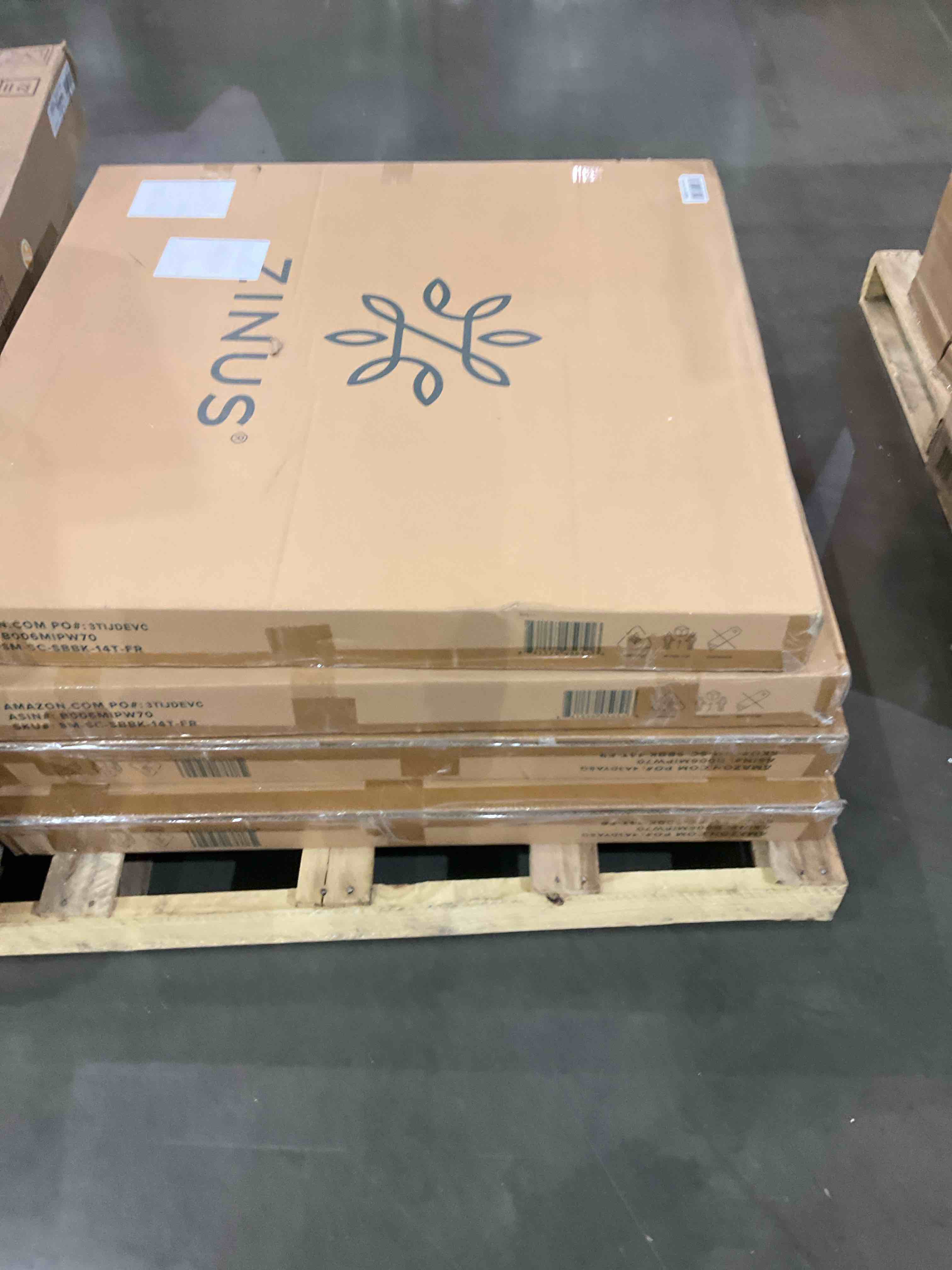 https://s3.amazonaws.com/lotting-images-prod/bidfta/BHL00130156_1702603121209.jpeg