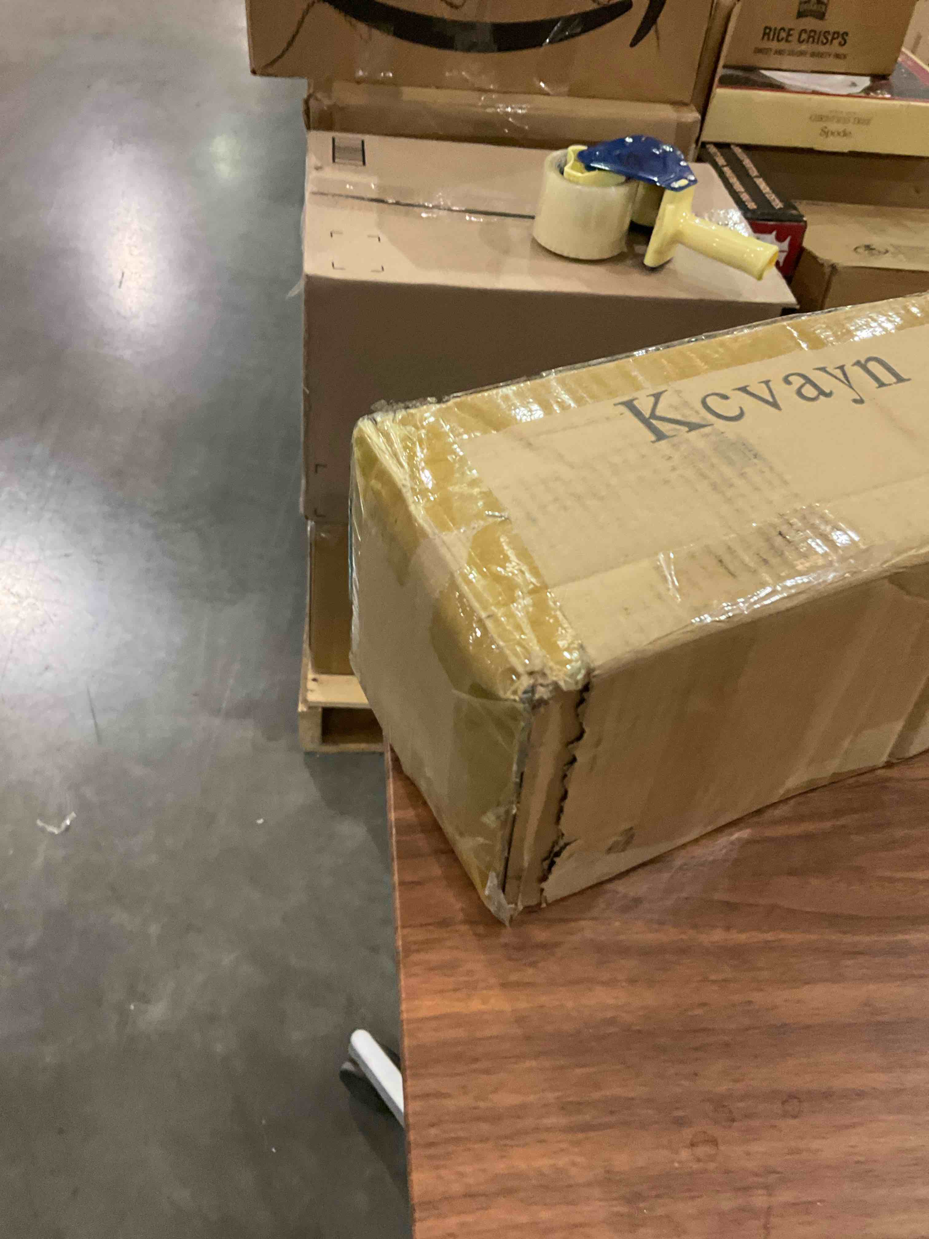 https://s3.amazonaws.com/lotting-images-prod/bidfta/BHL00130427_1704904704807.jpeg
