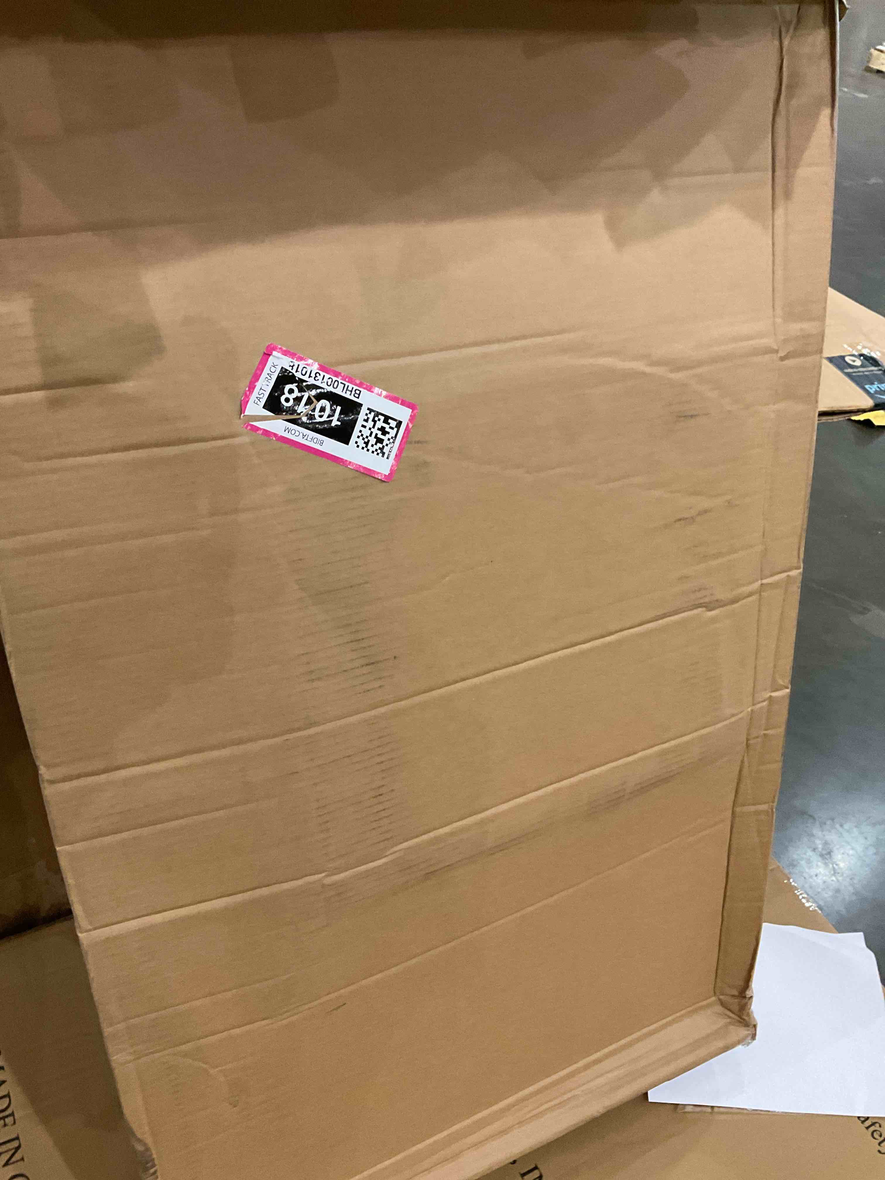 https://s3.amazonaws.com/lotting-images-prod/bidfta/BHL00131018_1703273965432.jpeg