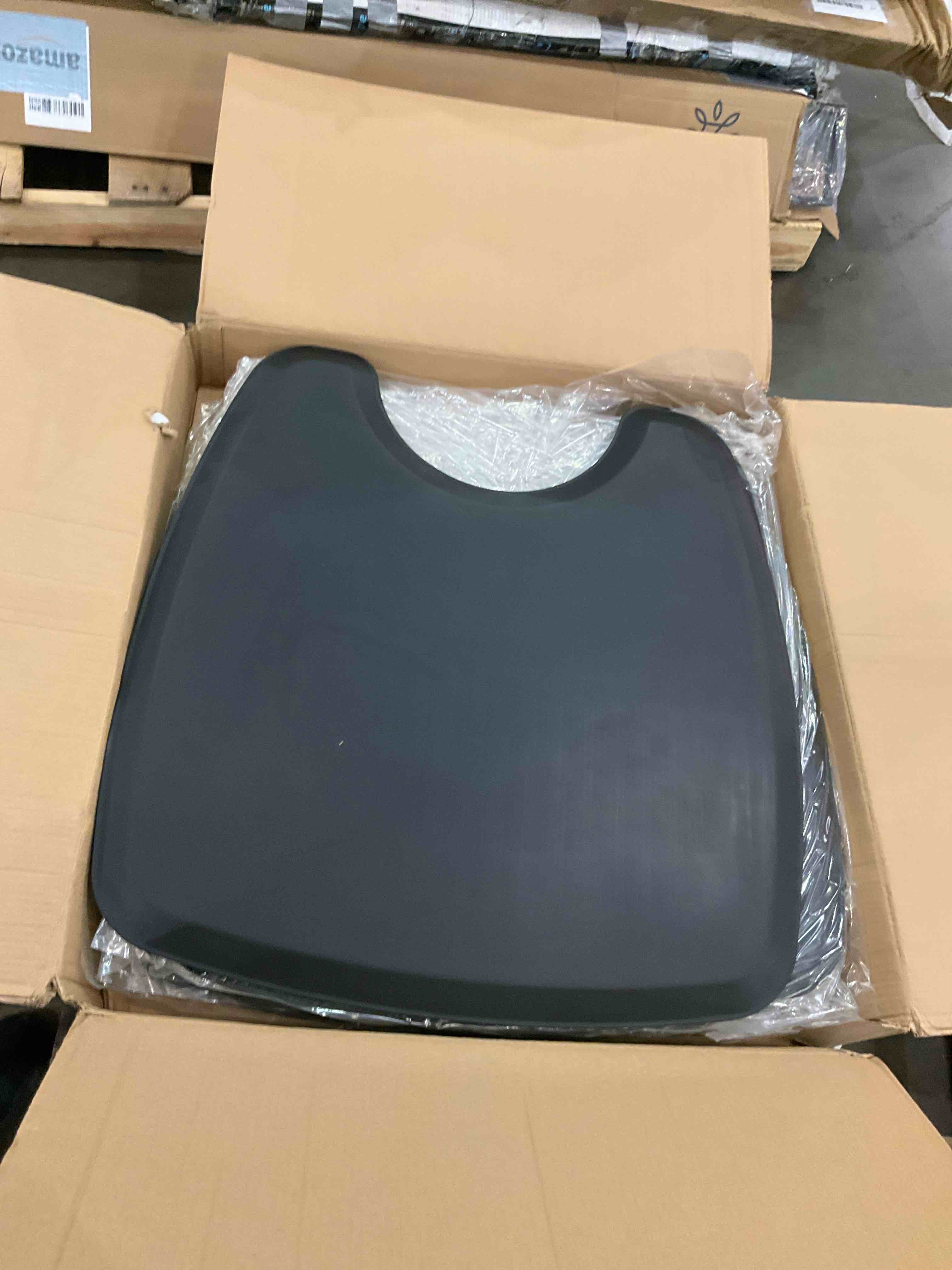 https://s3.amazonaws.com/lotting-images-prod/bidfta/BHL00131029_1703275938068.jpeg