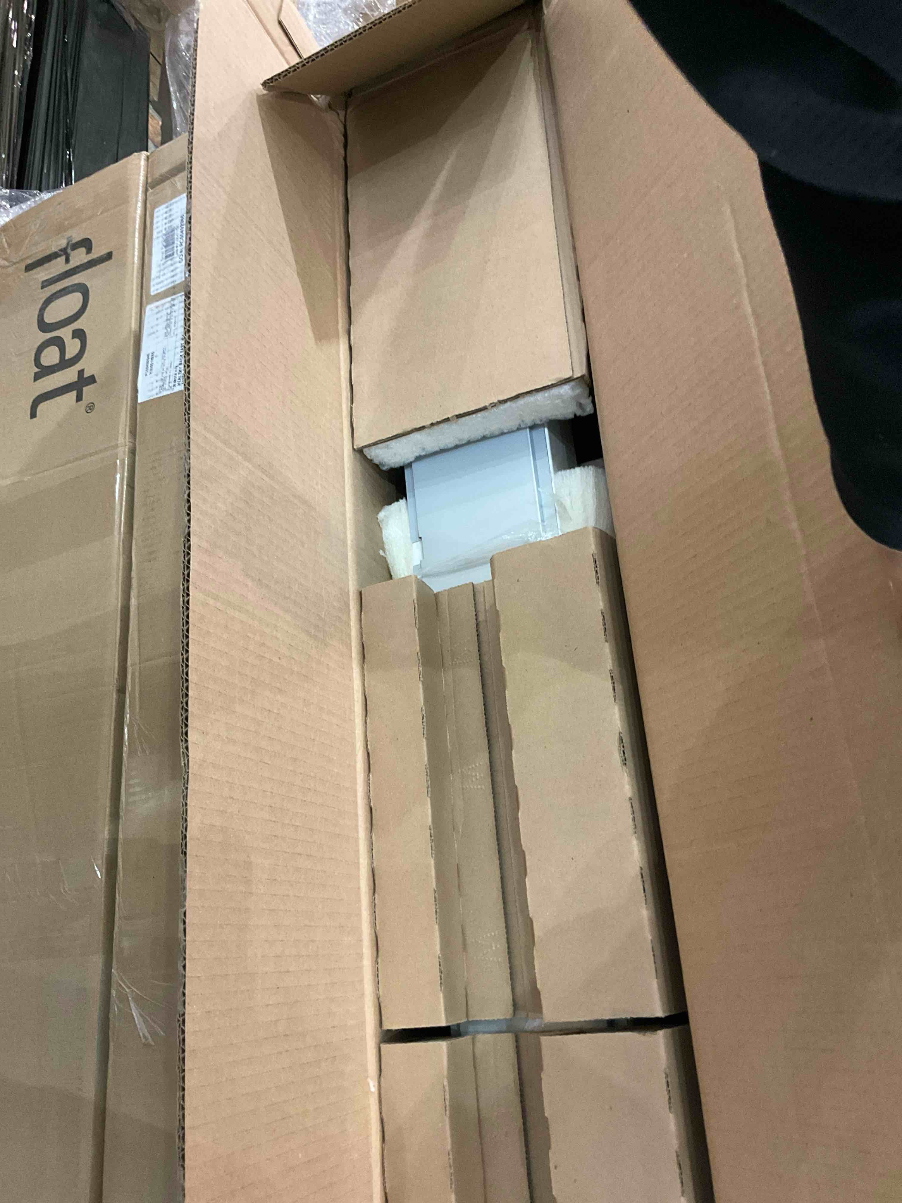 https://s3.amazonaws.com/lotting-images-prod/bidfta/BHL00131041_1703276587003.jpeg