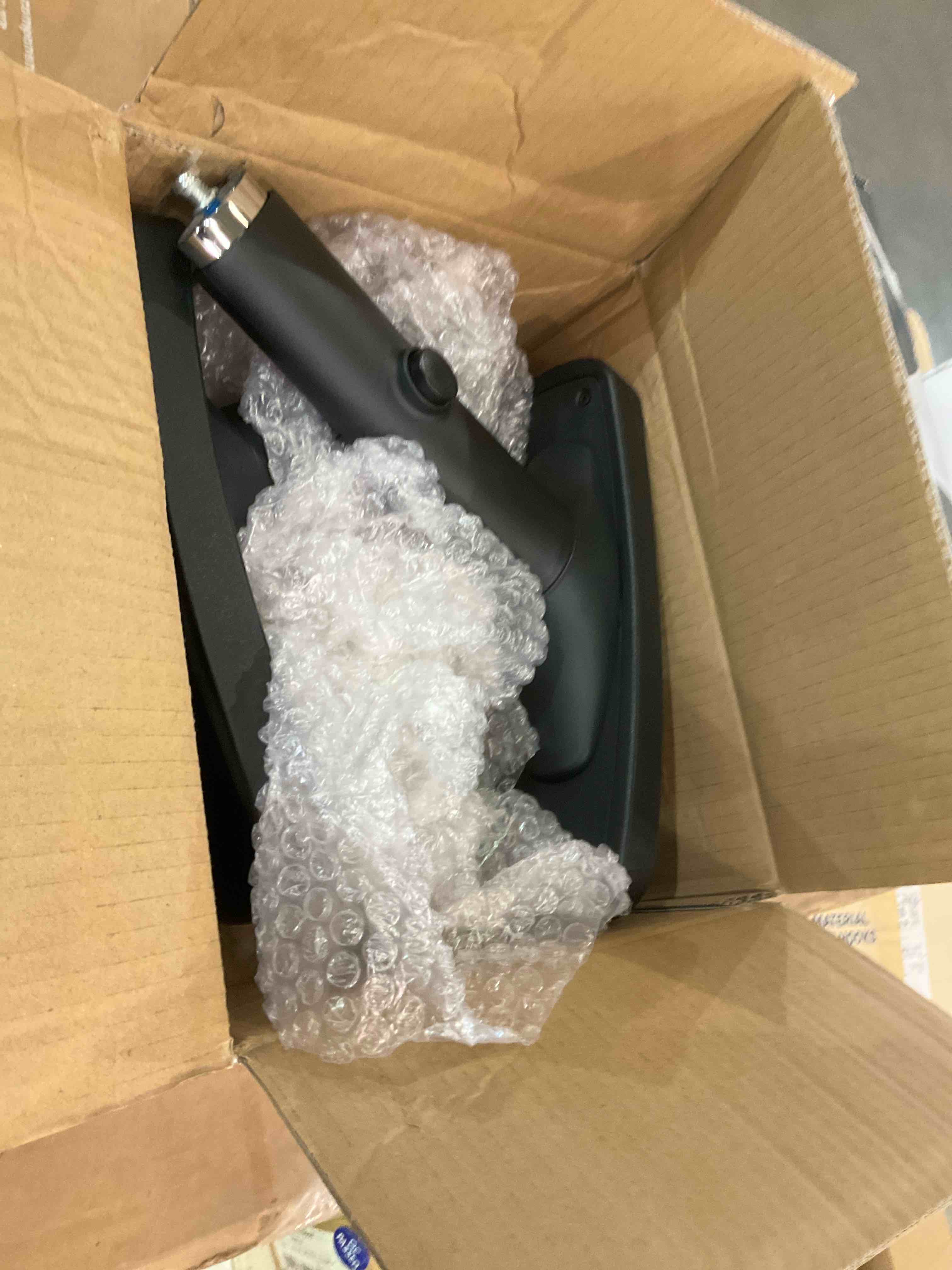 https://s3.amazonaws.com/lotting-images-prod/bidfta/BHL00131154_1703777288754.jpeg