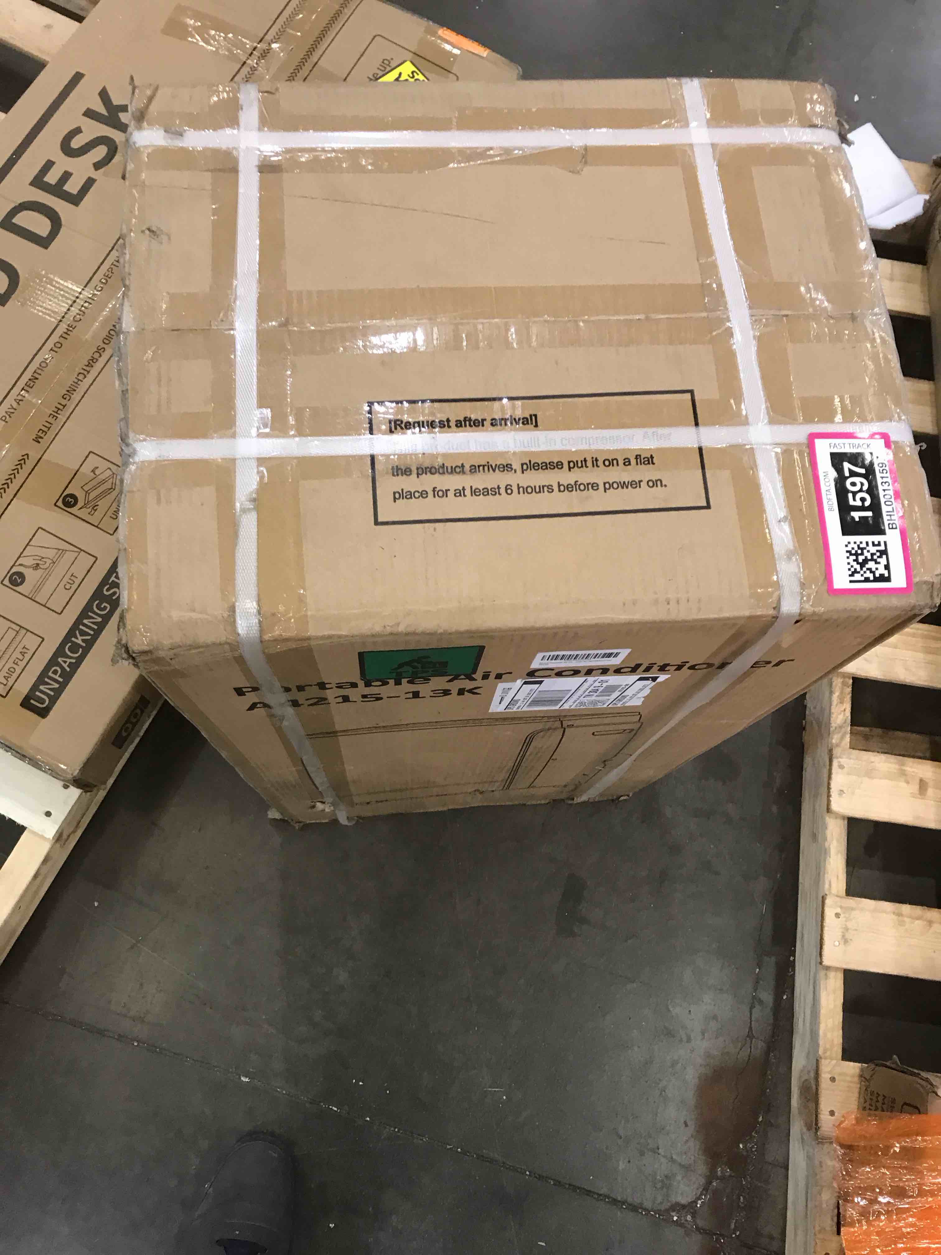 https://s3.amazonaws.com/lotting-images-prod/bidfta/BHL00131597_1704737132120.jpeg