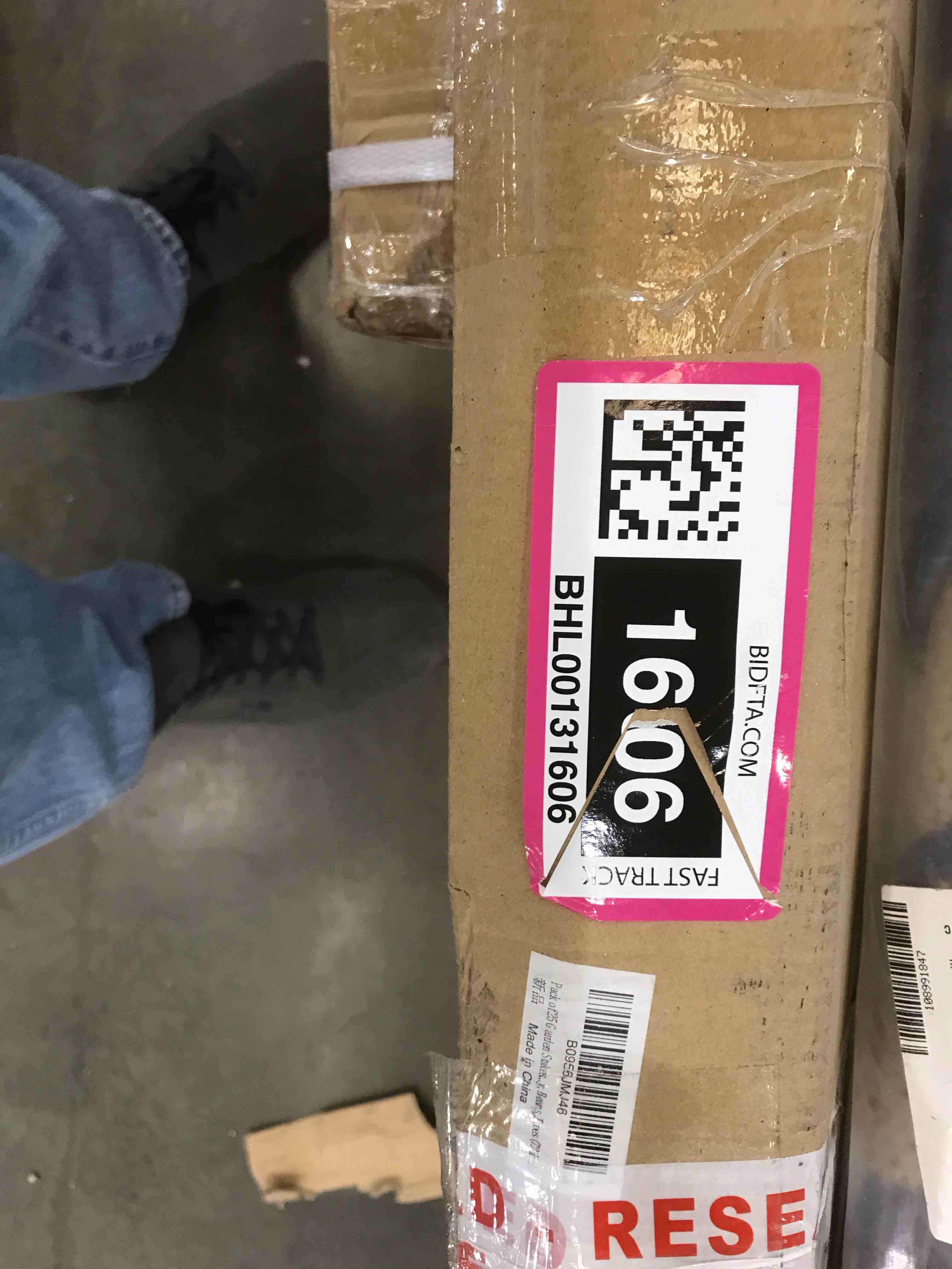 https://s3.amazonaws.com/lotting-images-prod/bidfta/BHL00131606_1704739842420.jpeg