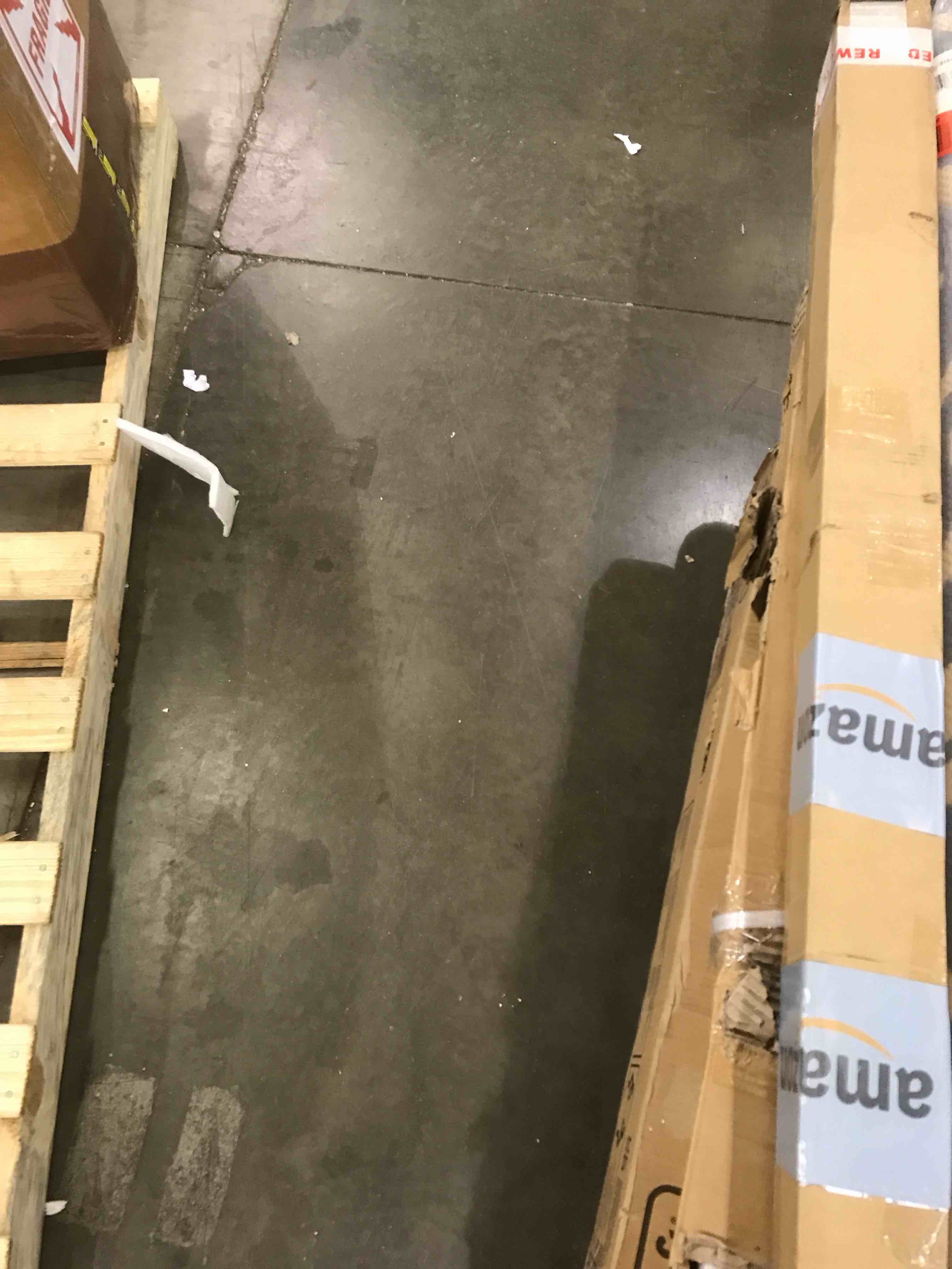 https://s3.amazonaws.com/lotting-images-prod/bidfta/BHL00131606_1704739849150.jpeg