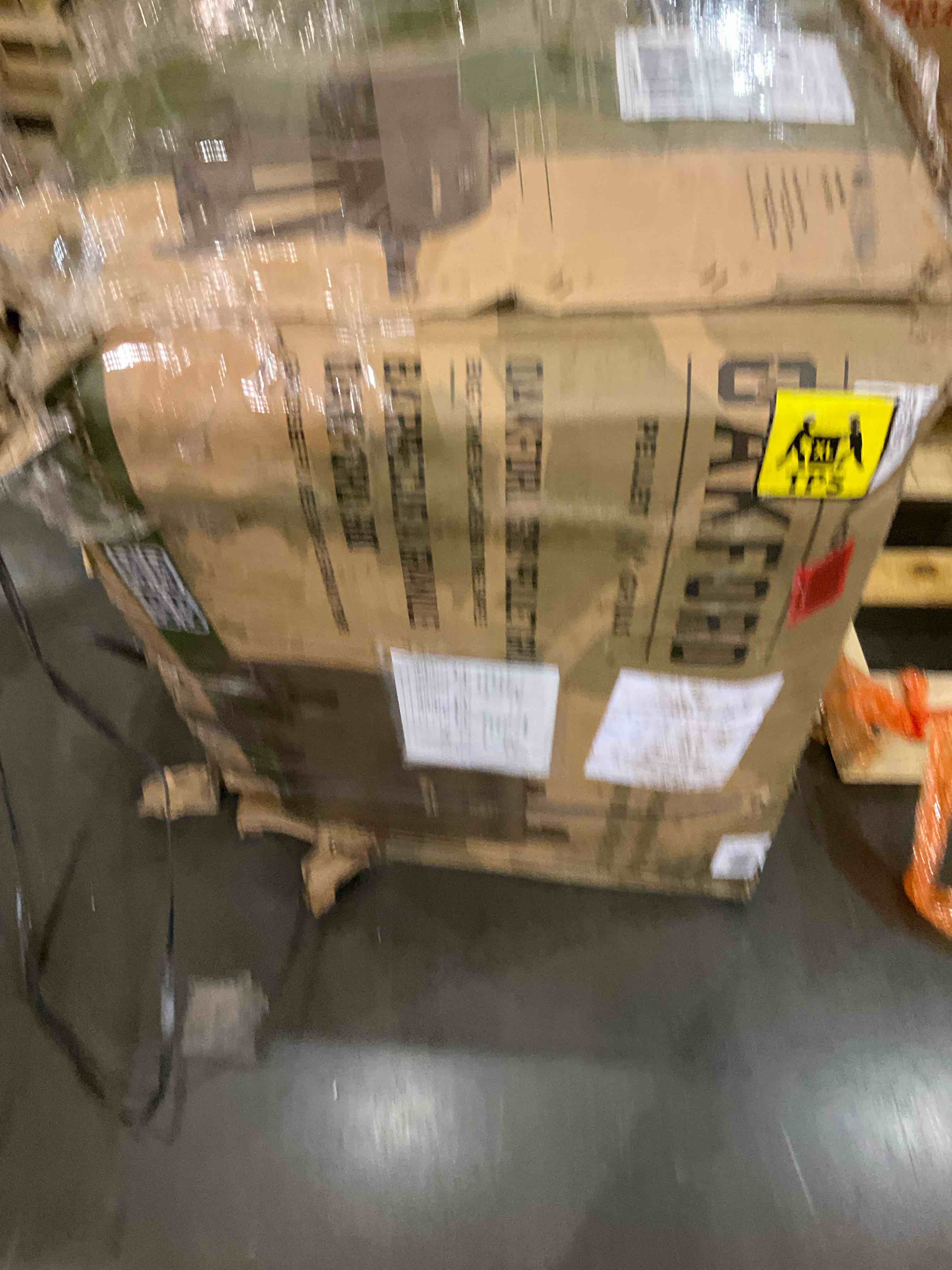 https://s3.amazonaws.com/lotting-images-prod/bidfta/BHL00131714_1705072543169.jpeg