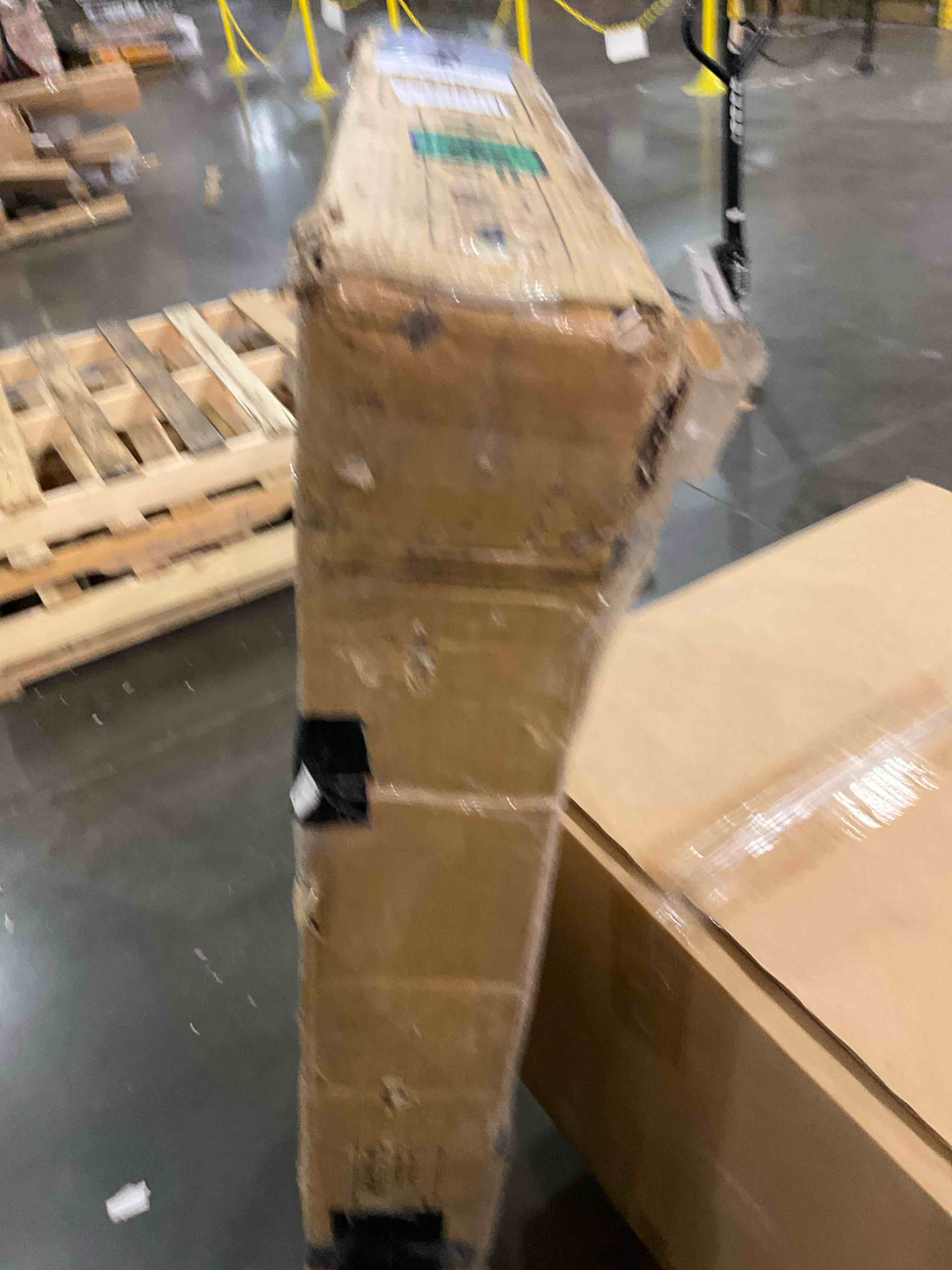 https://s3.amazonaws.com/lotting-images-prod/bidfta/BHL00131717_1705074248614.jpeg