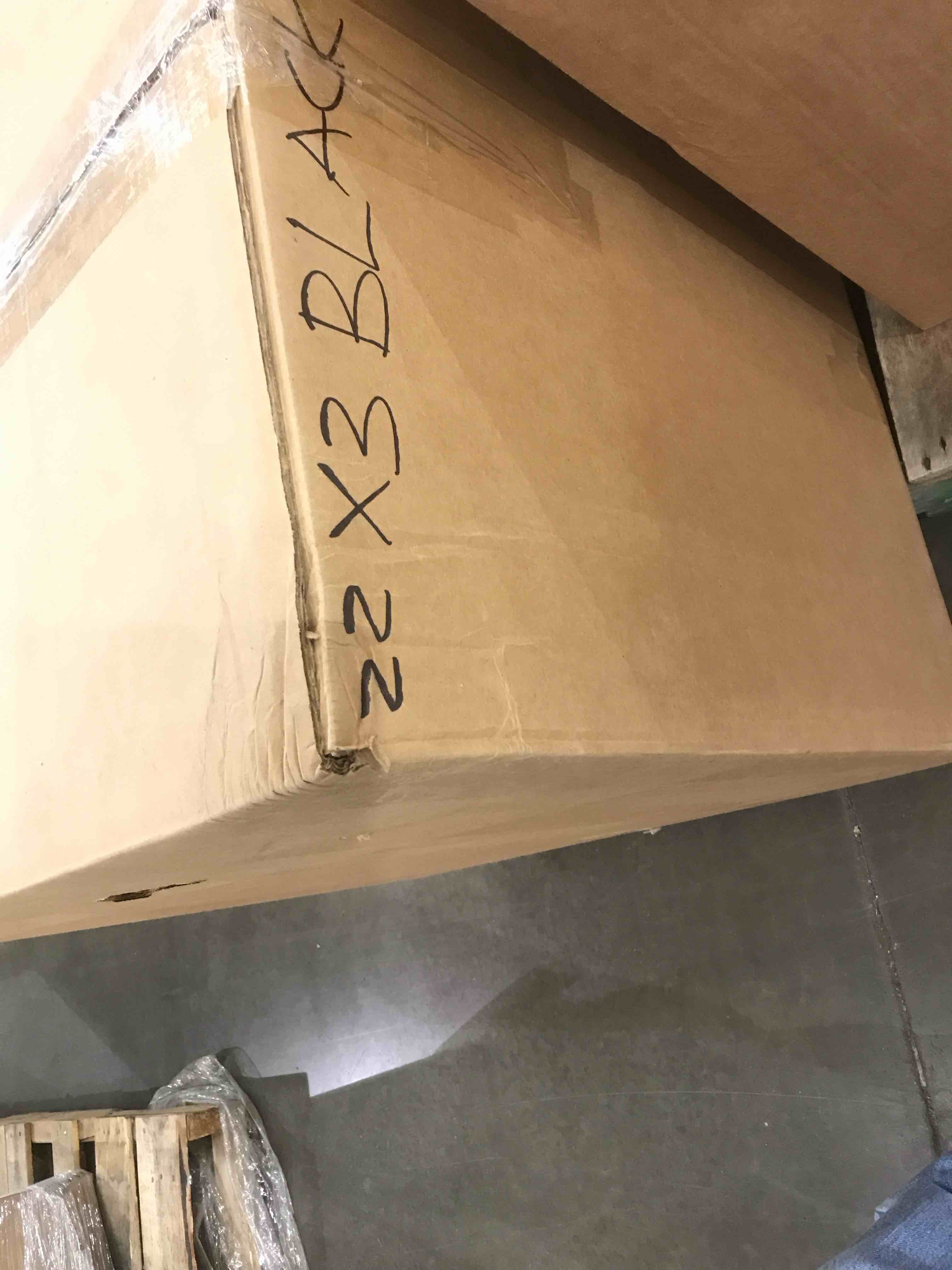 https://s3.amazonaws.com/lotting-images-prod/bidfta/BHL00133713_1704992030366.jpeg