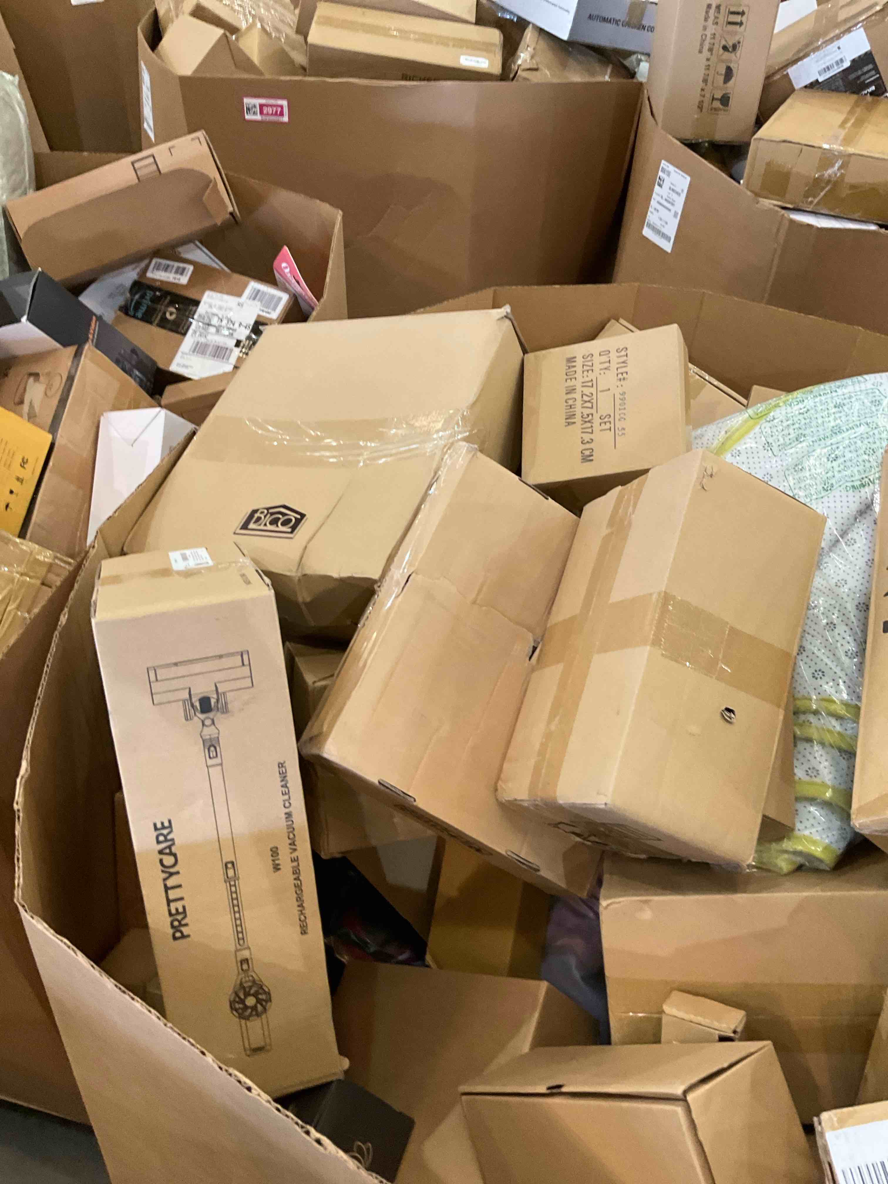 Assorted Goods By The Pallet 