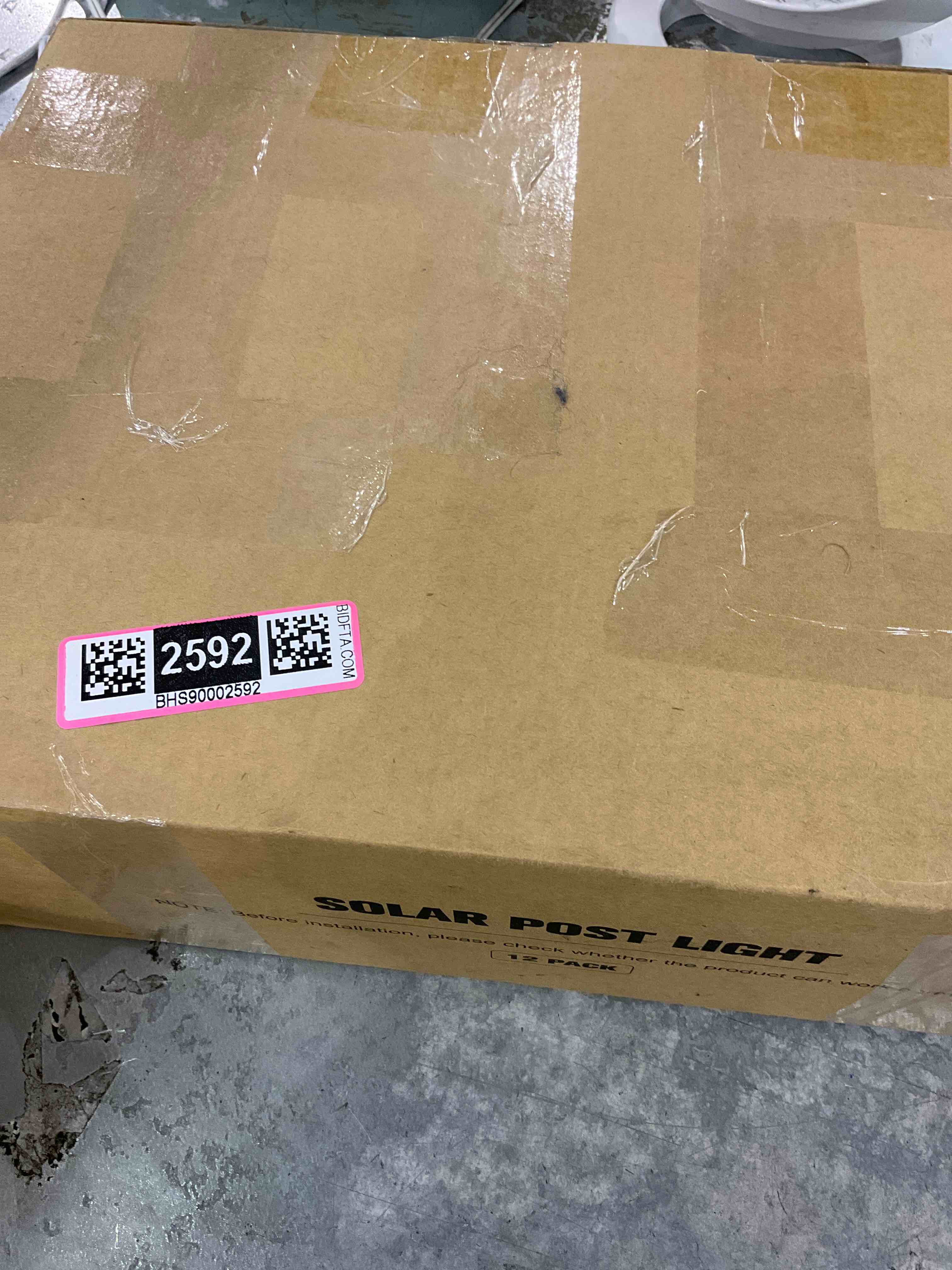 https://s3.amazonaws.com/lotting-images-prod/bidfta/BHS90002592_1692011739456.jpeg