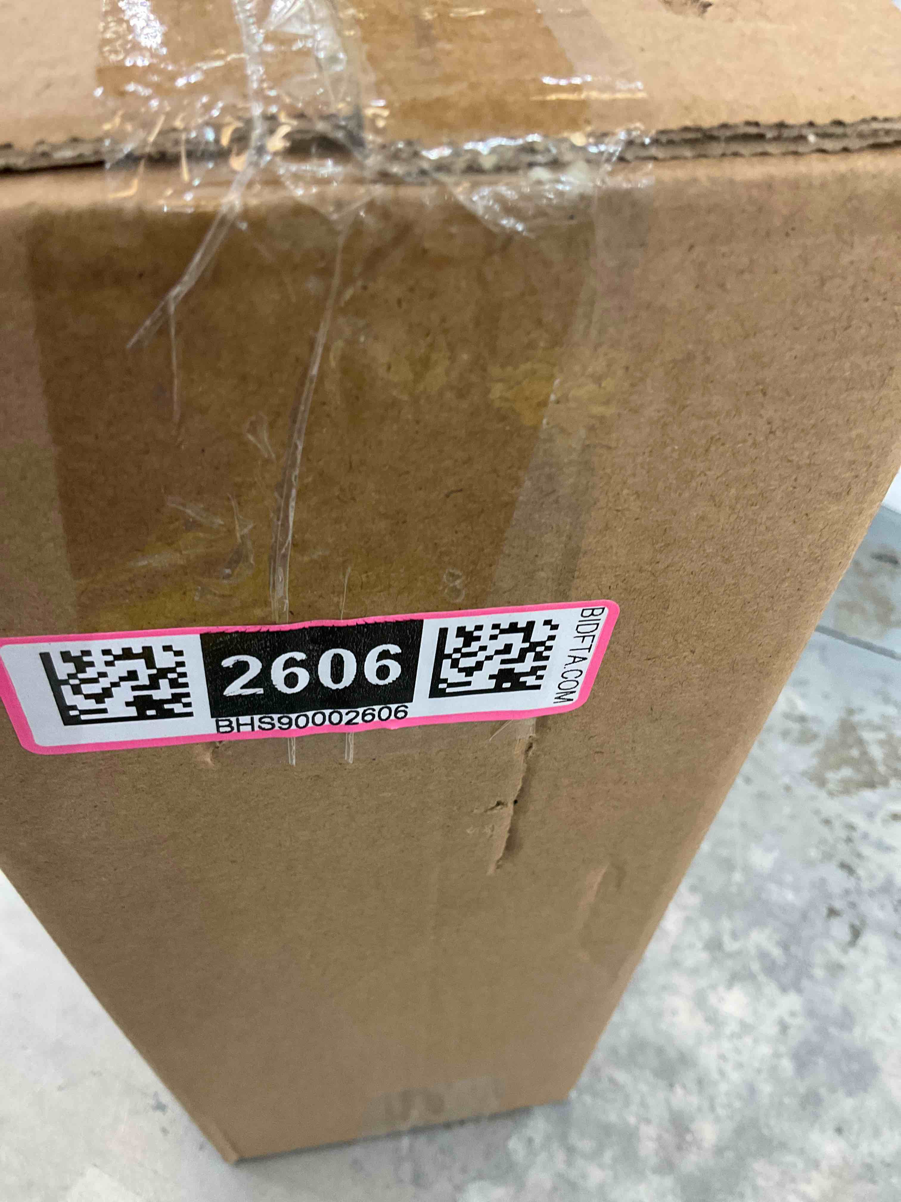 https://s3.amazonaws.com/lotting-images-prod/bidfta/BHS90002606_1691779415648.jpeg