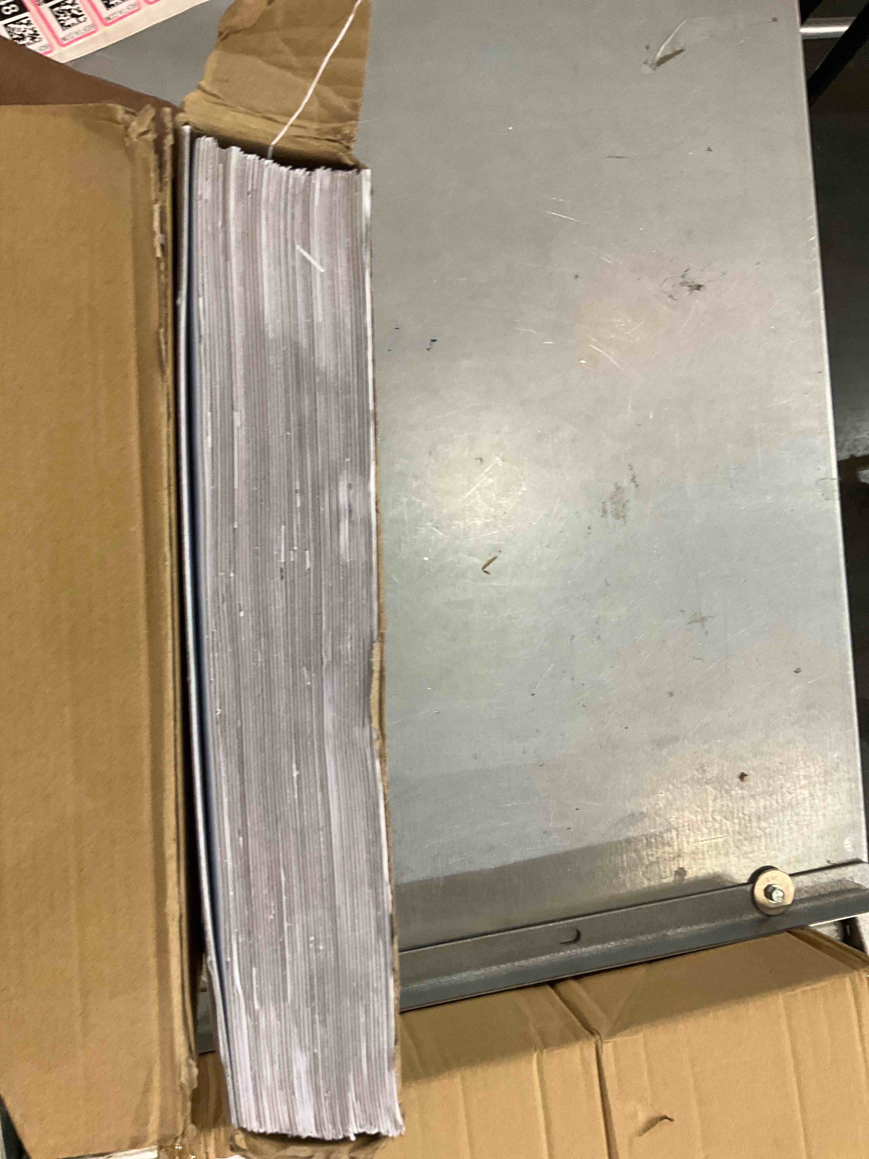 https://s3.amazonaws.com/lotting-images-prod/bidfta/BHS90003415_1691694811732.jpeg