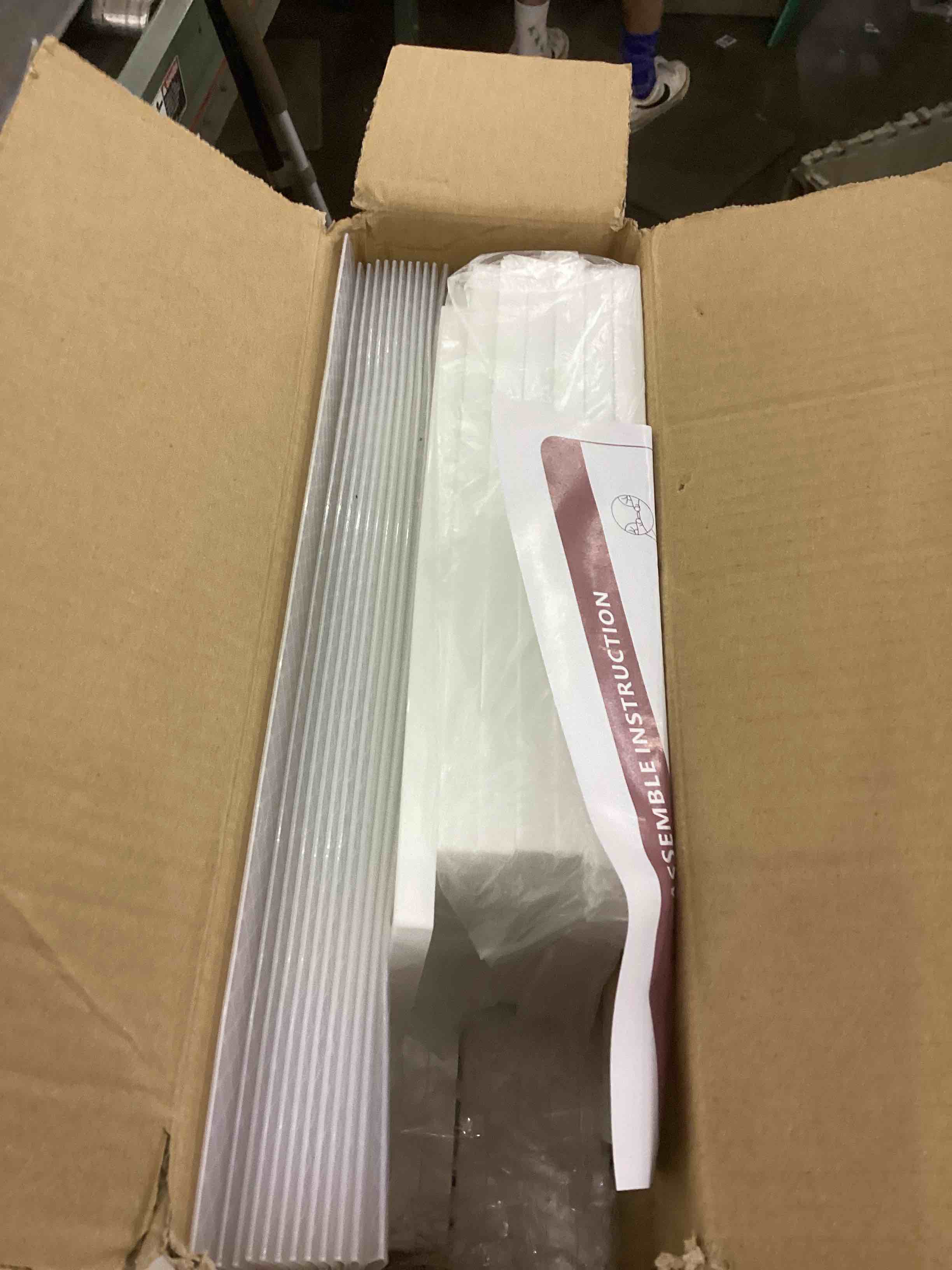 https://s3.amazonaws.com/lotting-images-prod/bidfta/BHS90003524_1692023478419.jpeg