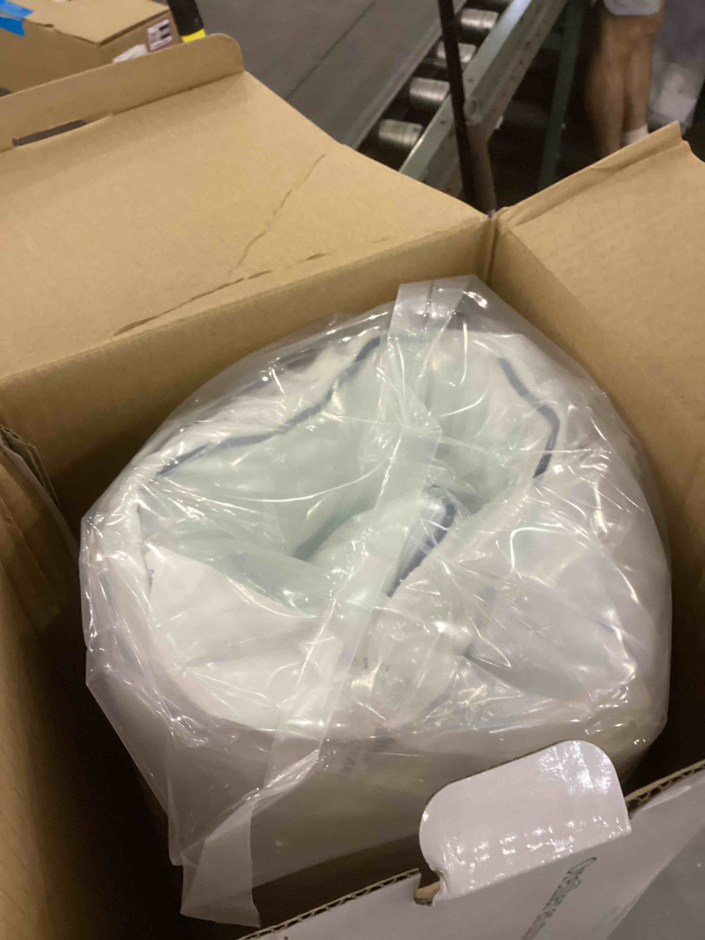 https://s3.amazonaws.com/lotting-images-prod/bidfta/BHS90003592_1692013190412.jpeg