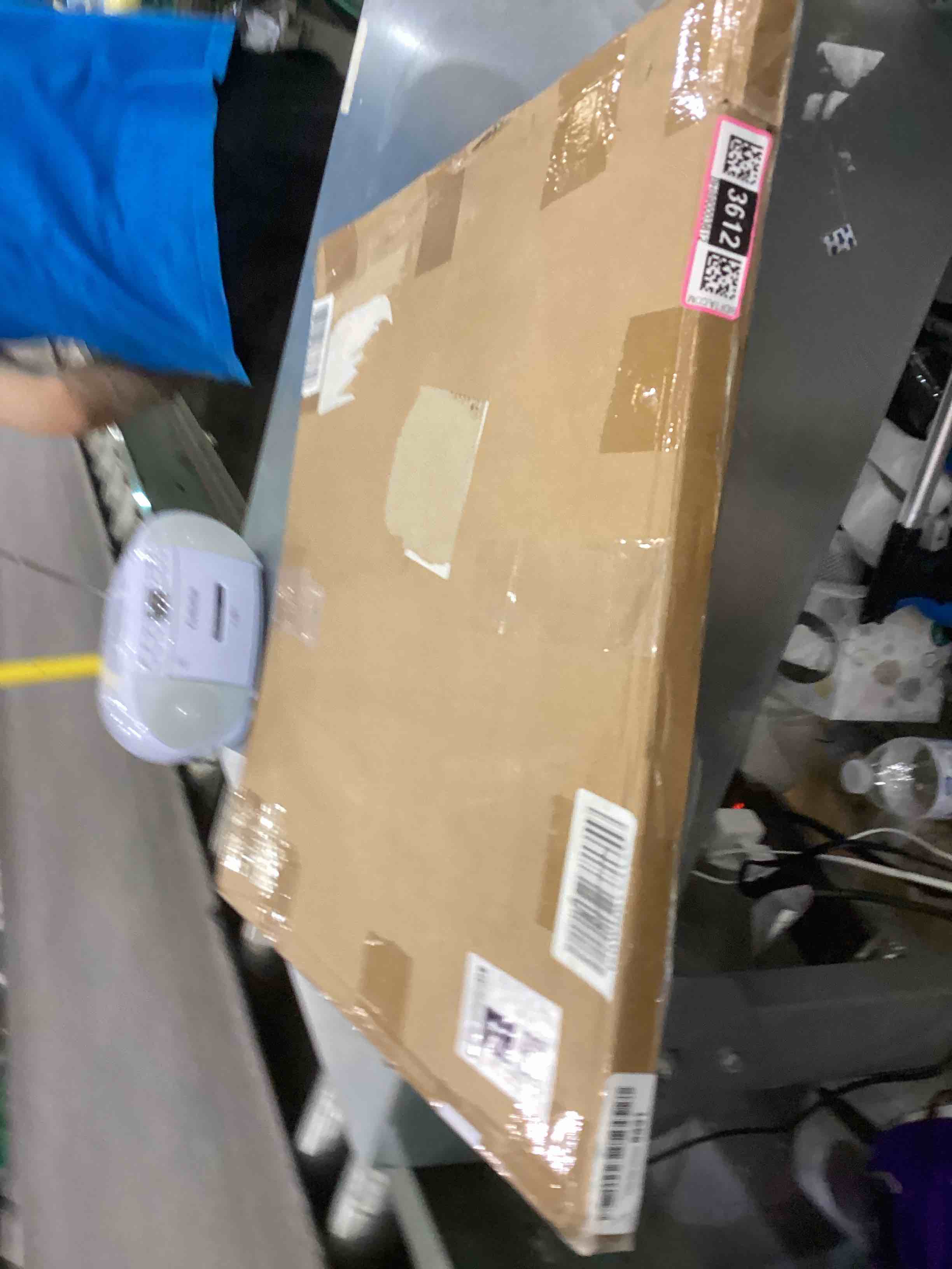https://s3.amazonaws.com/lotting-images-prod/bidfta/BHS90003612_1691781197160.jpeg