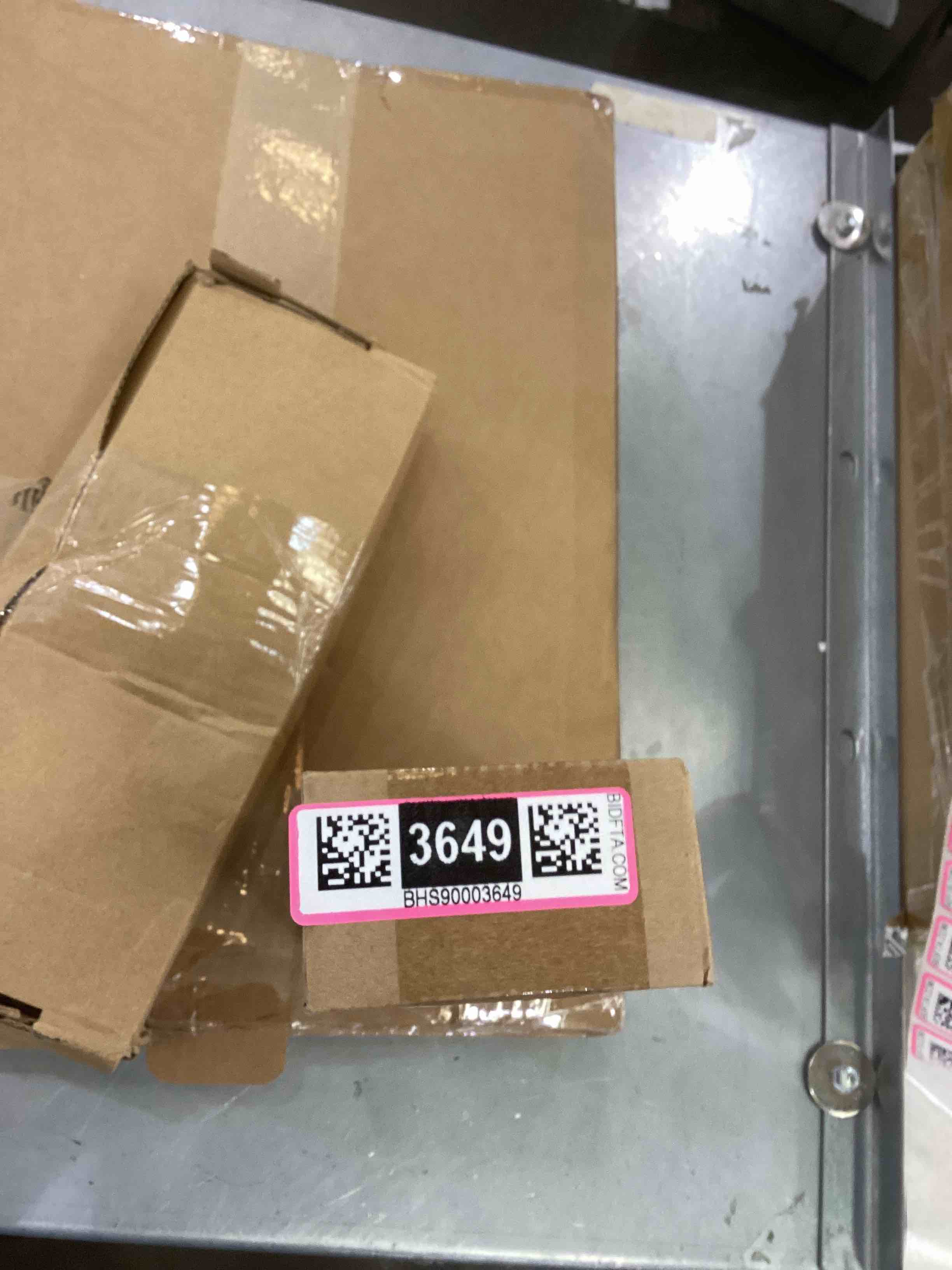 https://s3.amazonaws.com/lotting-images-prod/bidfta/BHS90003649_1691772116933.jpeg