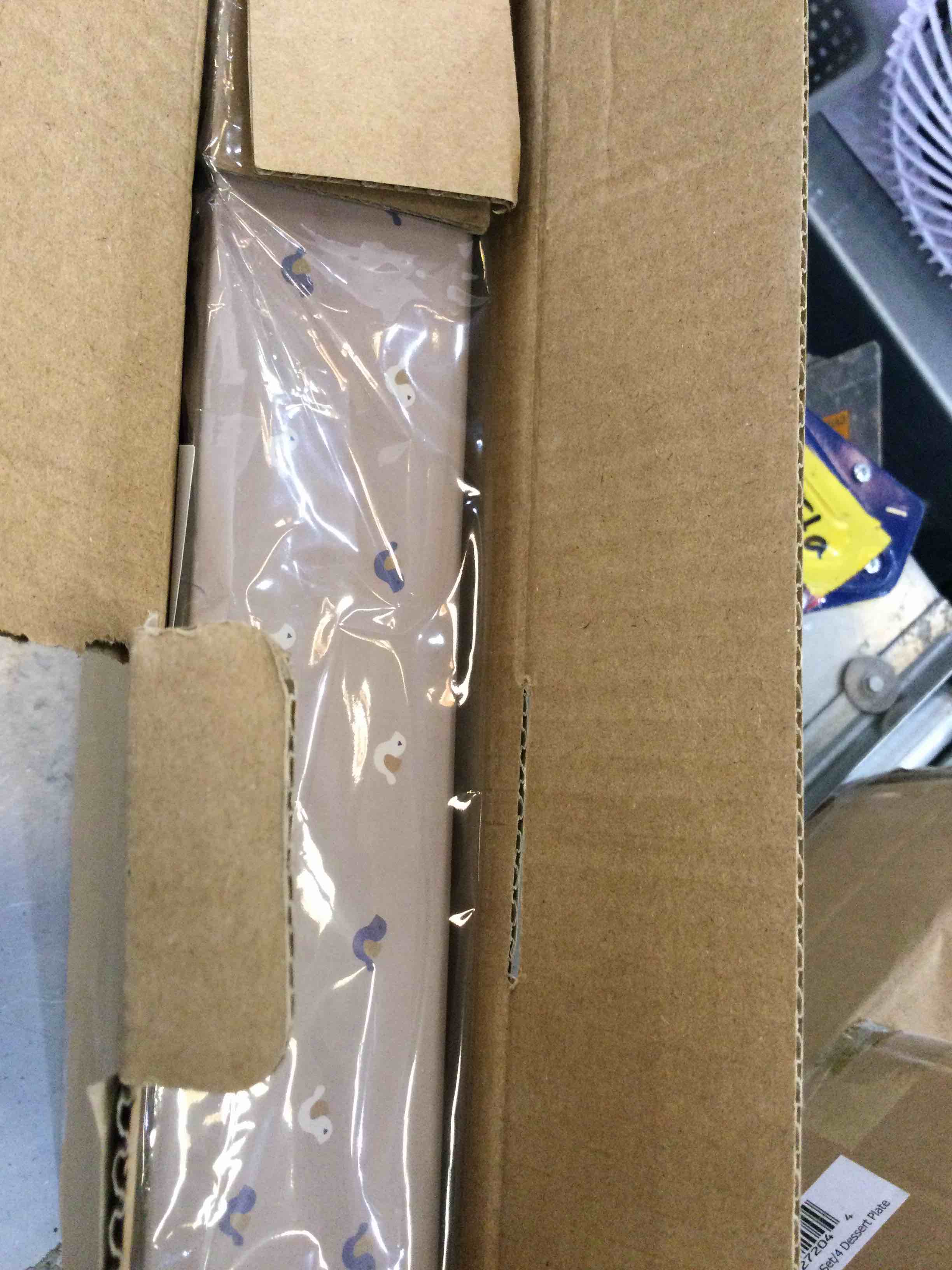 https://s3.amazonaws.com/lotting-images-prod/bidfta/BHS90003853_1691779424063.jpeg