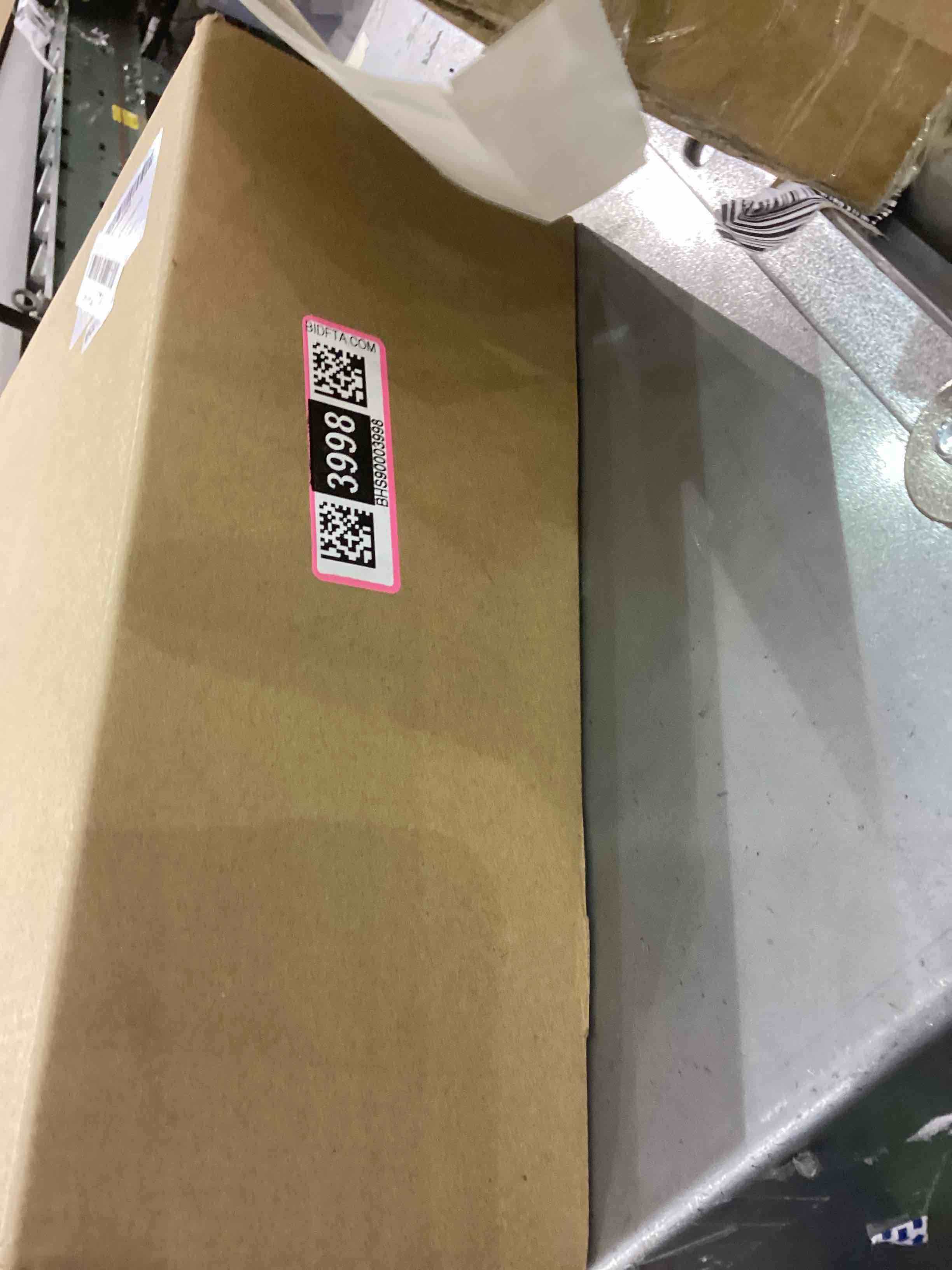 https://s3.amazonaws.com/lotting-images-prod/bidfta/BHS90003998_1691752251153.jpeg