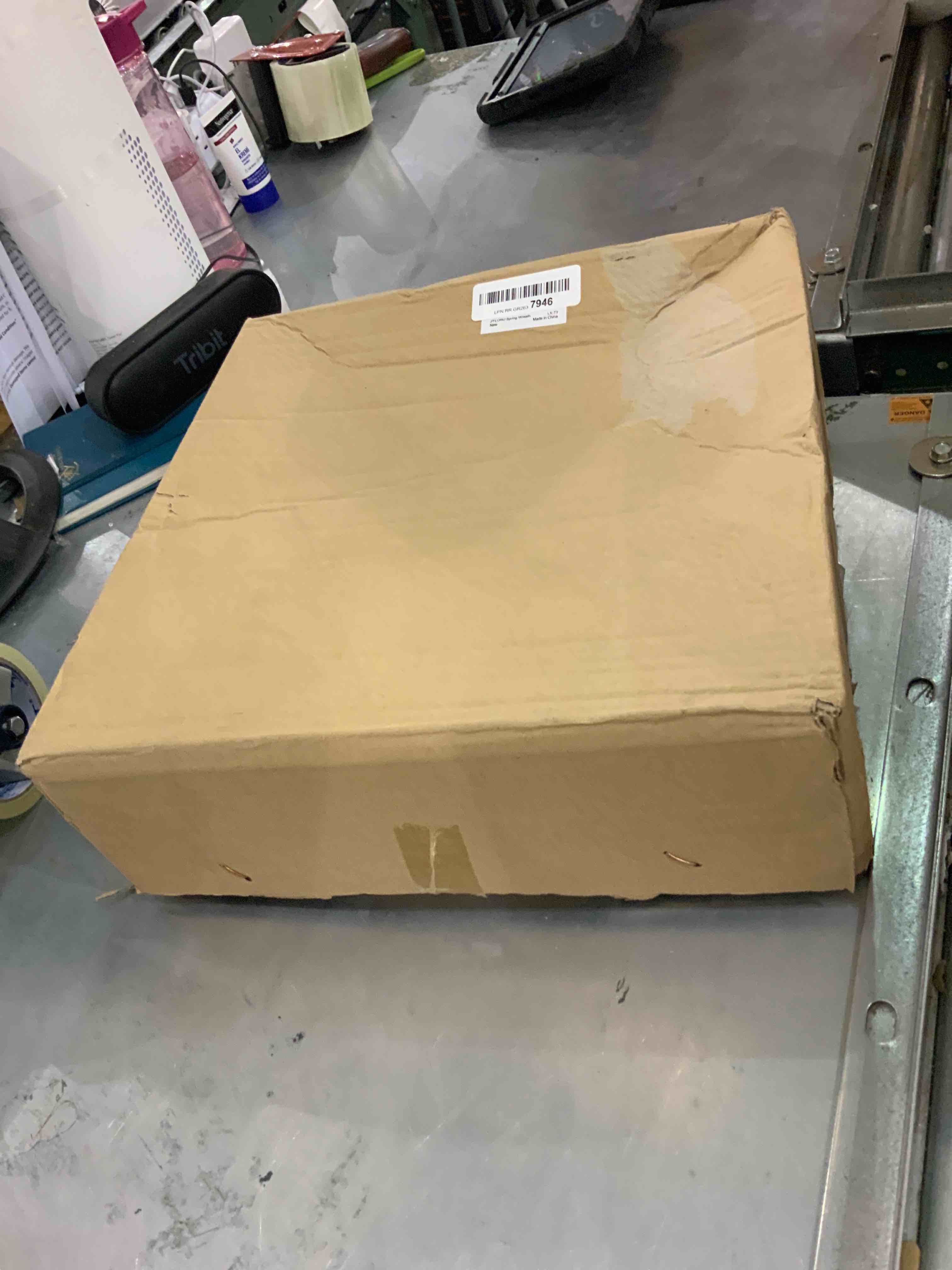 https://s3.amazonaws.com/lotting-images-prod/bidfta/BHS90004153_1692023444553.jpeg