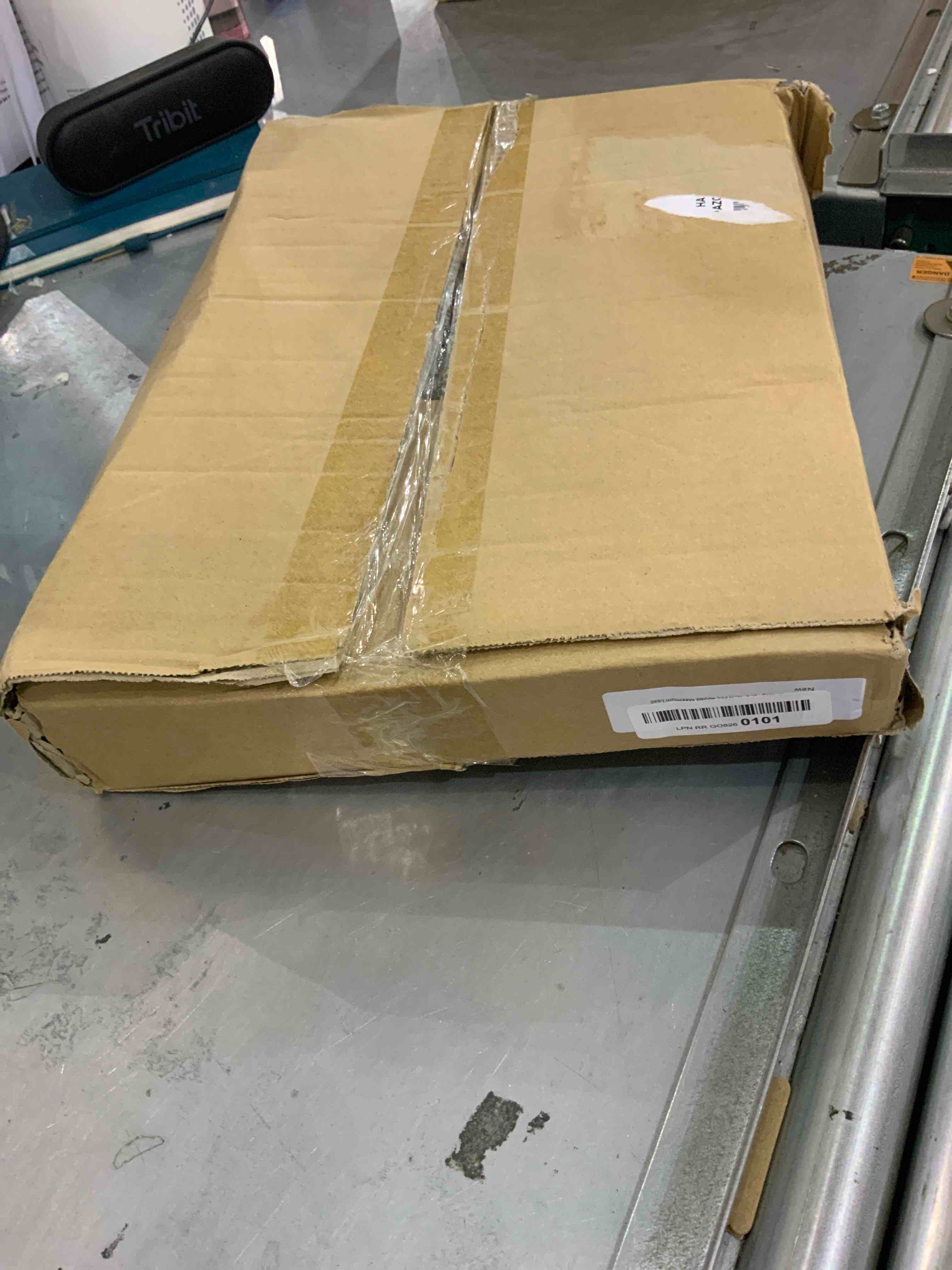 https://s3.amazonaws.com/lotting-images-prod/bidfta/BHS90004211_1692015290101.jpeg