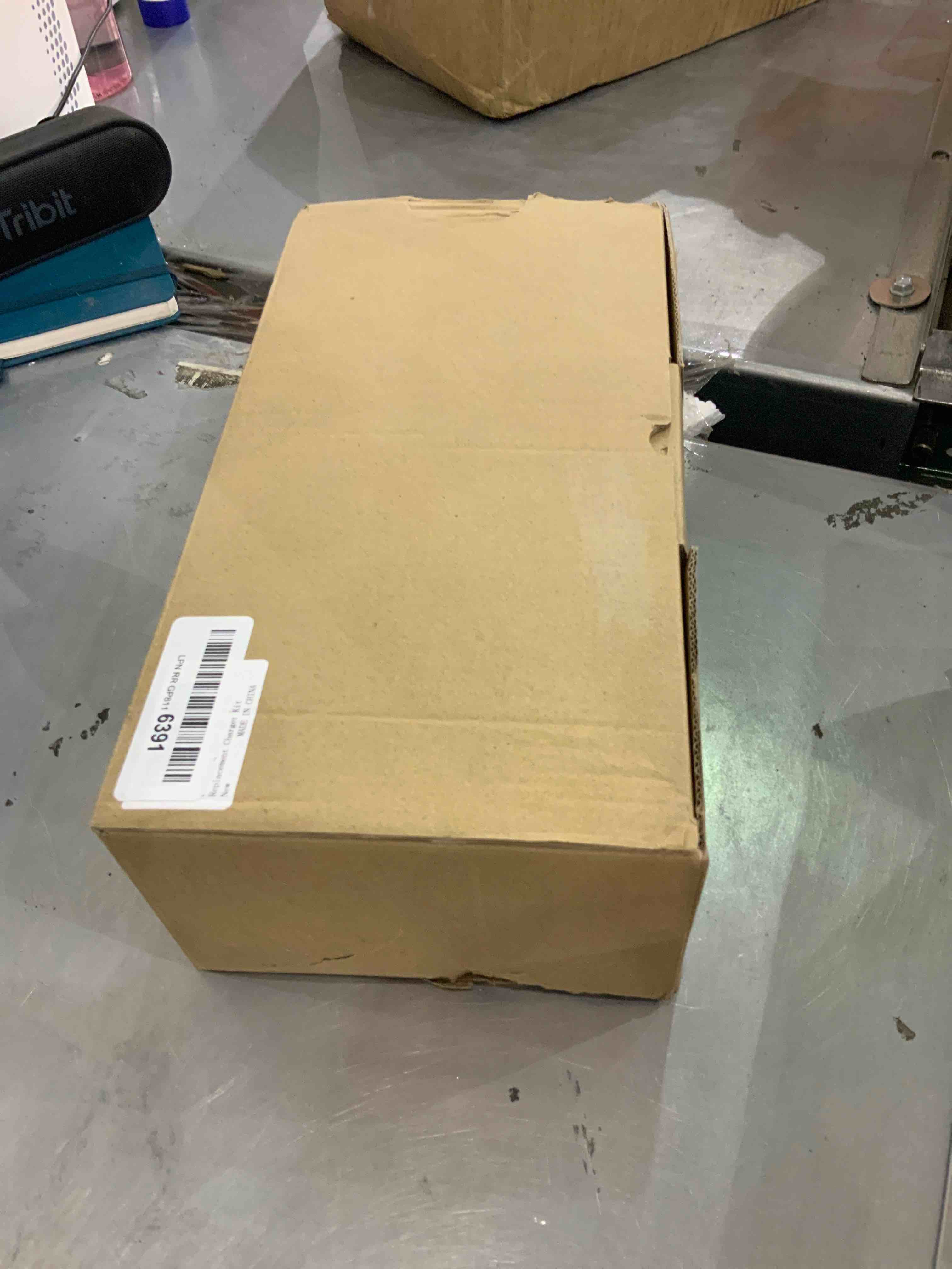 https://s3.amazonaws.com/lotting-images-prod/bidfta/BHS90004213_1692015124285.jpeg