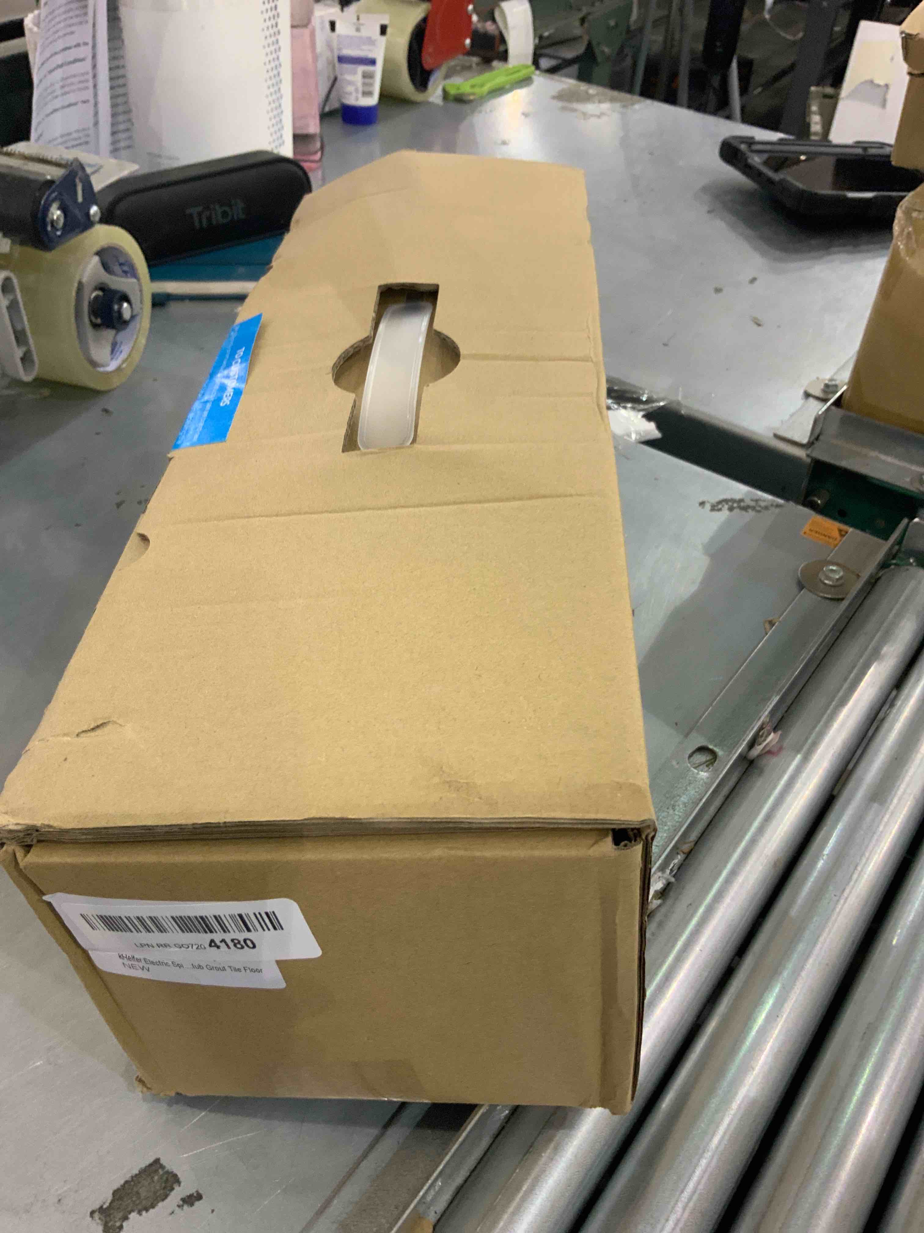 https://s3.amazonaws.com/lotting-images-prod/bidfta/BHS90004236_1692013354702.jpeg