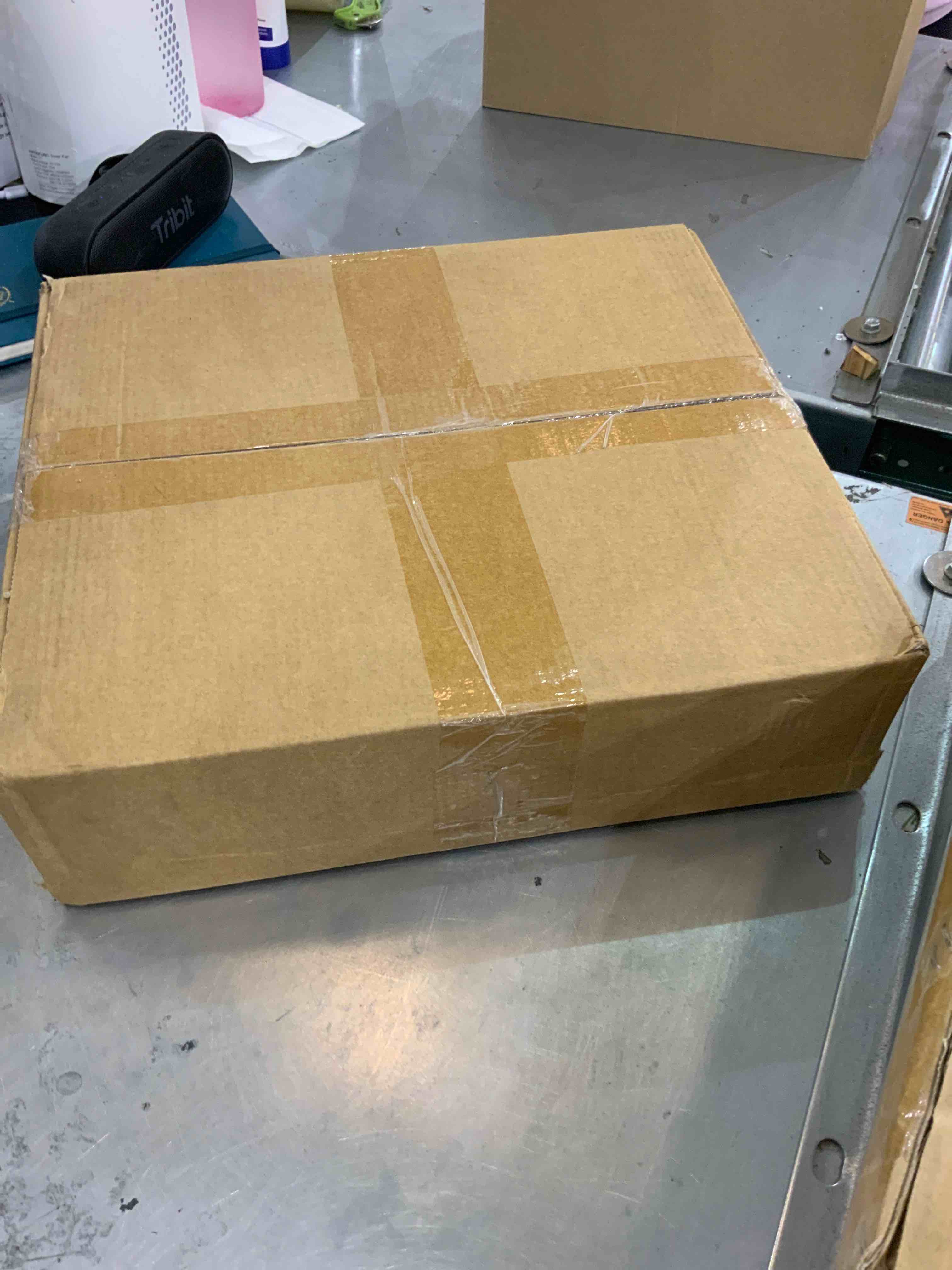 https://s3.amazonaws.com/lotting-images-prod/bidfta/BHS90004426_1691761488829.jpeg