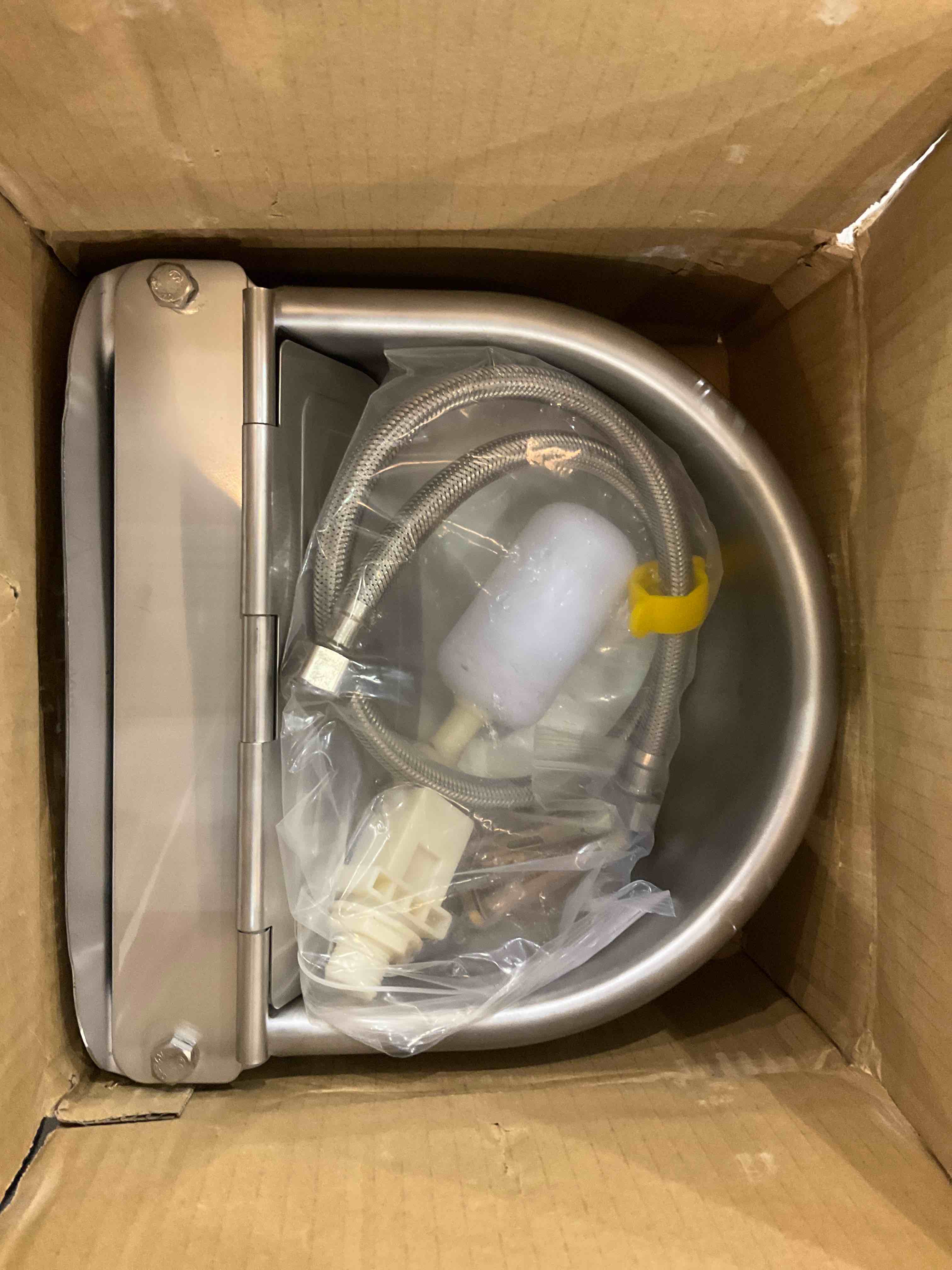Automatic Animal Drinking Water Bowl with Float Valve, 304 Stainless Steel Automatic Water Bowl Kit Includes Water Bowl, Water Pipe, 2 Float Valves, Quick Connector Adapter and Countersunk Bolts.