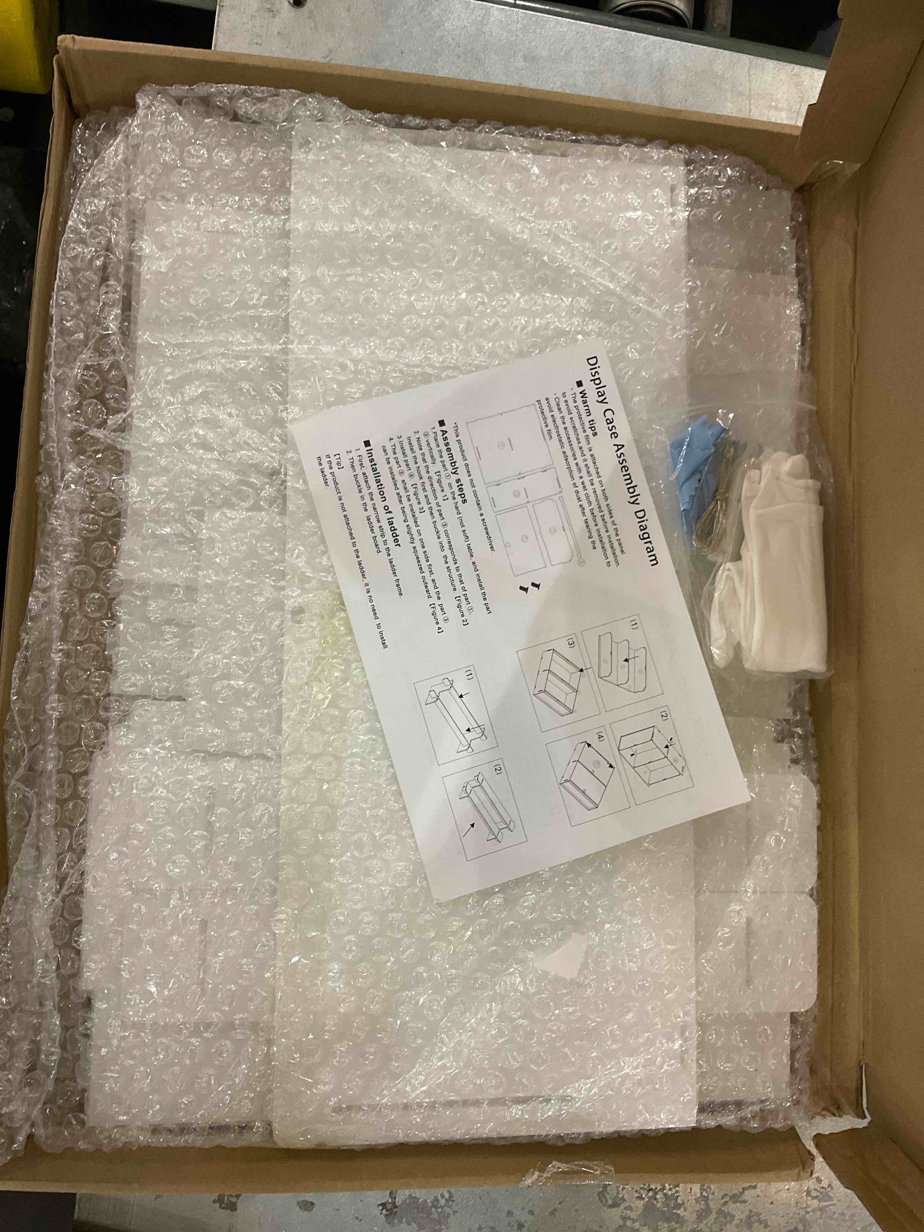https://s3.amazonaws.com/lotting-images-prod/bidfta/BHS90004544_1692103056925.jpeg