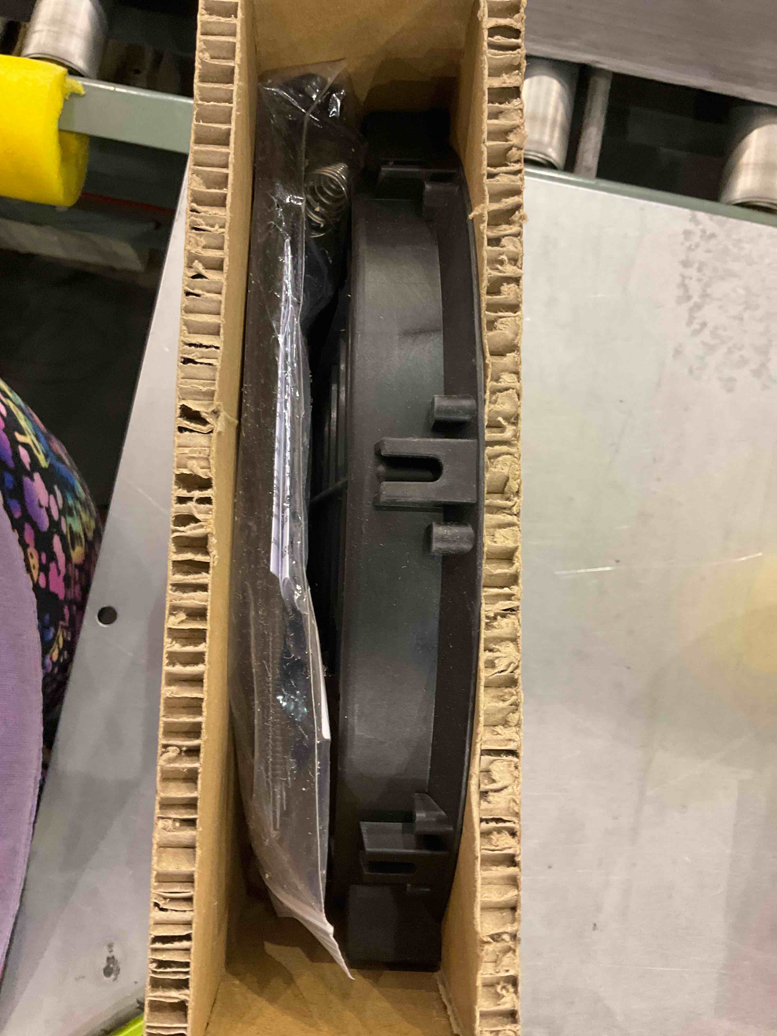 https://s3.amazonaws.com/lotting-images-prod/bidfta/BHS90004708_1692012996446.jpeg