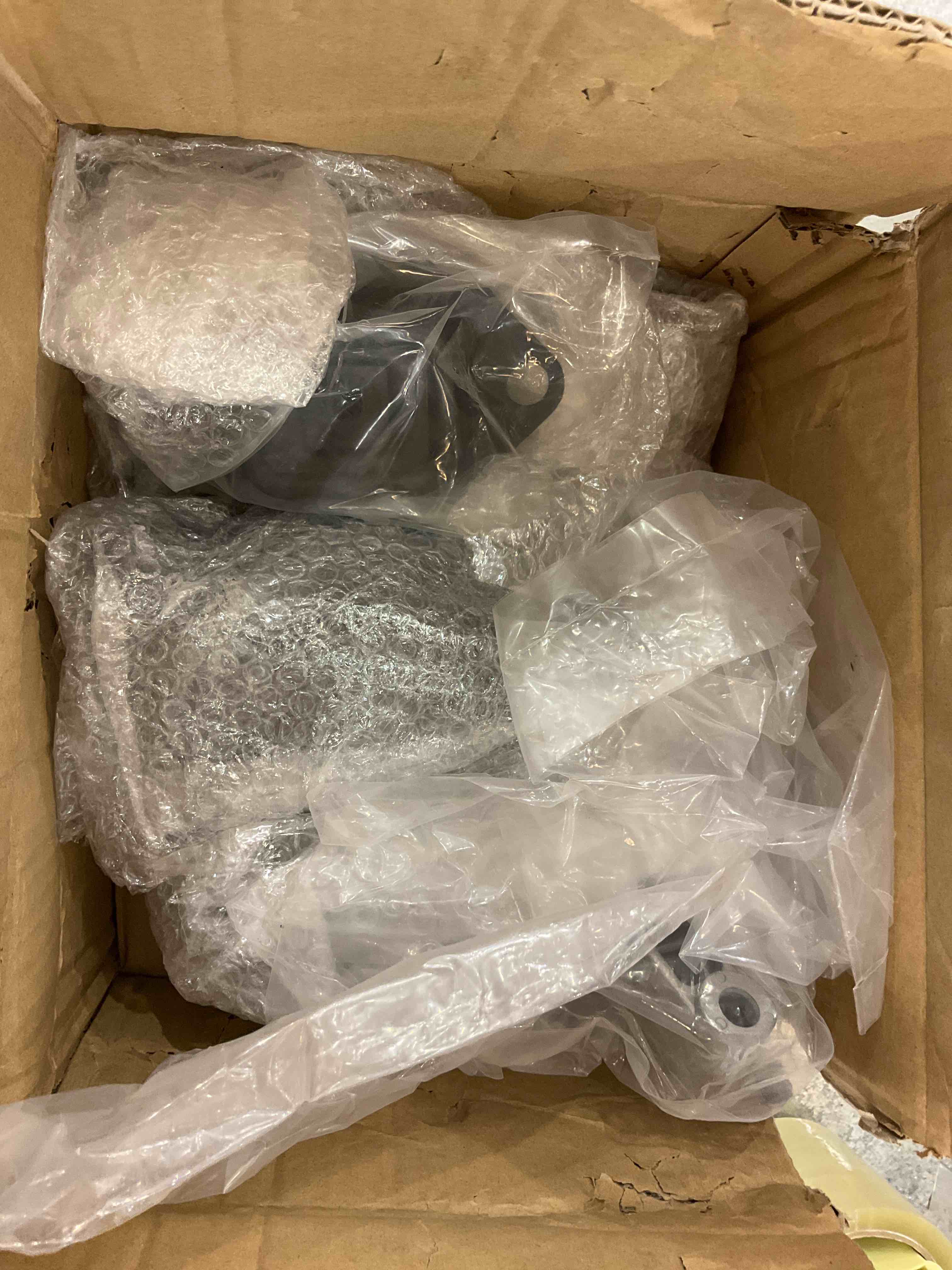 https://s3.amazonaws.com/lotting-images-prod/bidfta/BHS90004894_1691686411608.jpeg